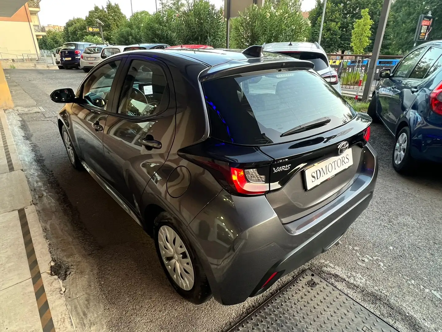 Toyota Yaris Yaris 1.0 Active 5p *Promo SD 2025* Grau - 2
