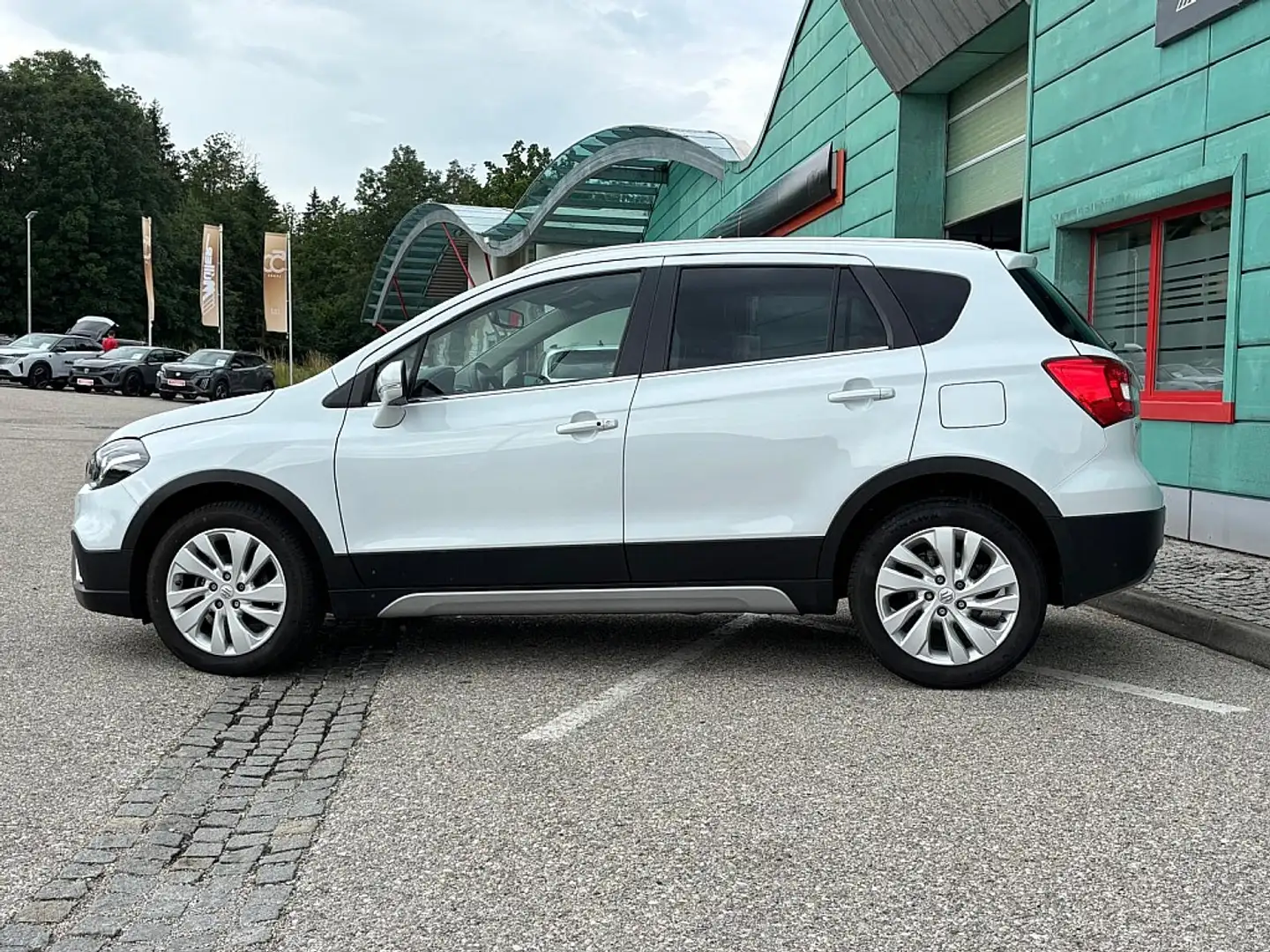 Suzuki SX4 S-Cross 1,0 DITC shine Blanc - 2