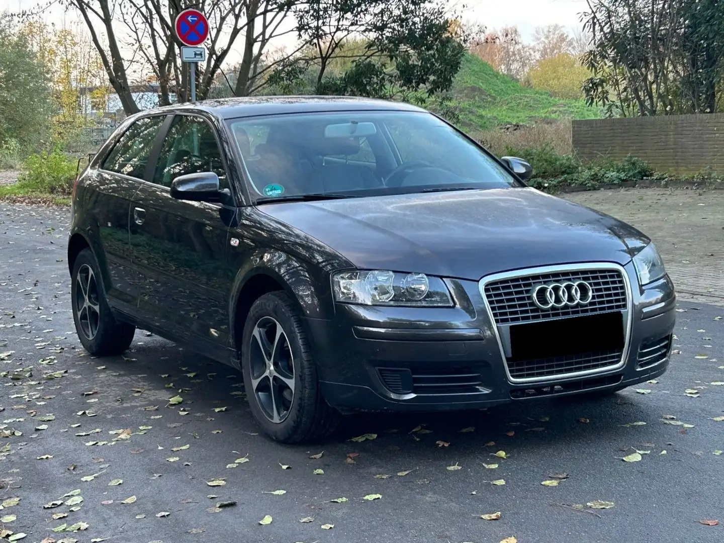 Audi A3 1.6 Attraction *Tüv bis 06/2027* Grau - 1