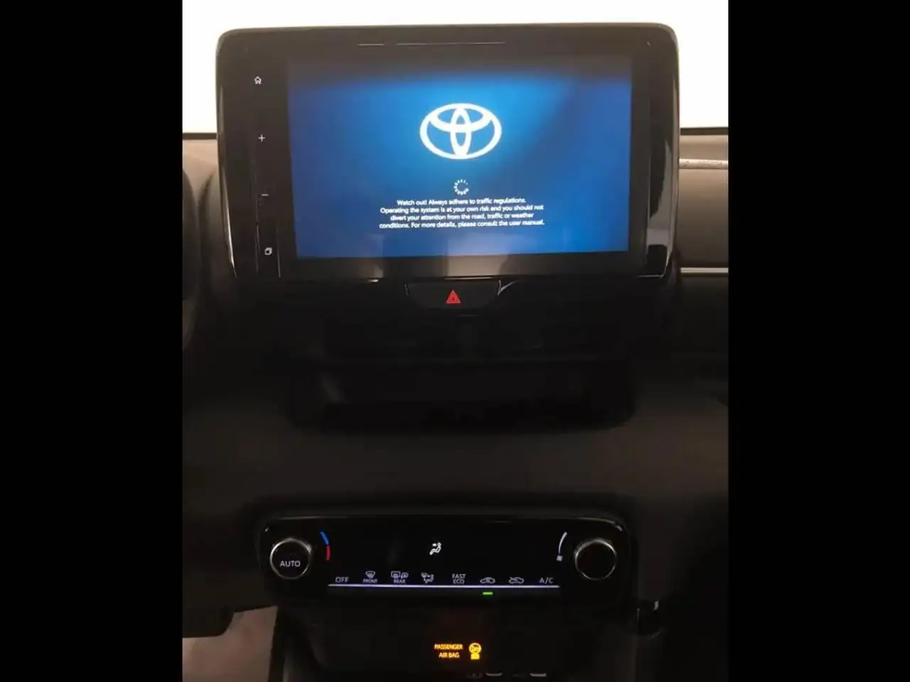 Toyota Yaris 2026 — фото 12