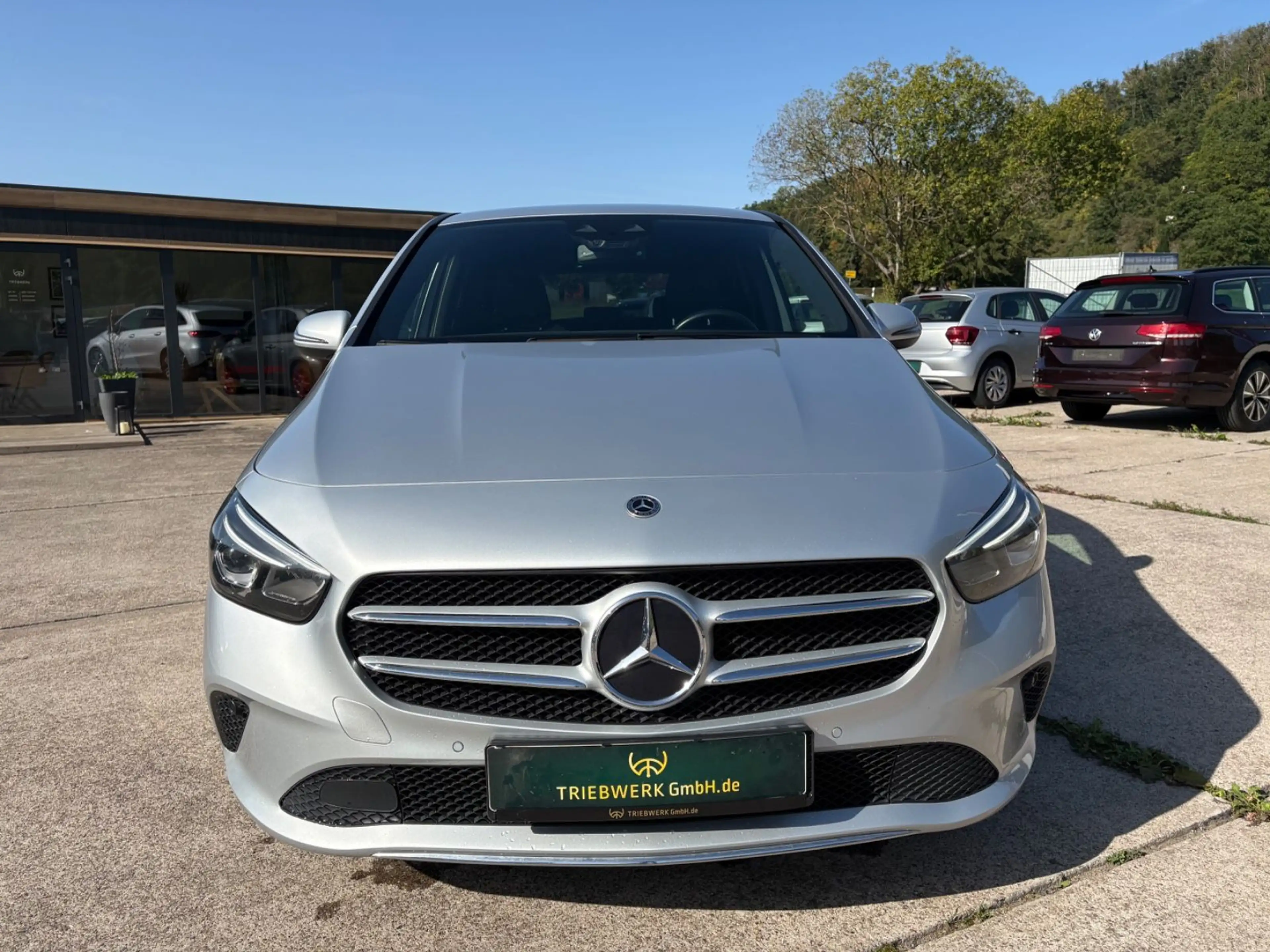 Mercedes-Benz B 220 d Automatik LED Navi Leder Kamera DAB — photo 2