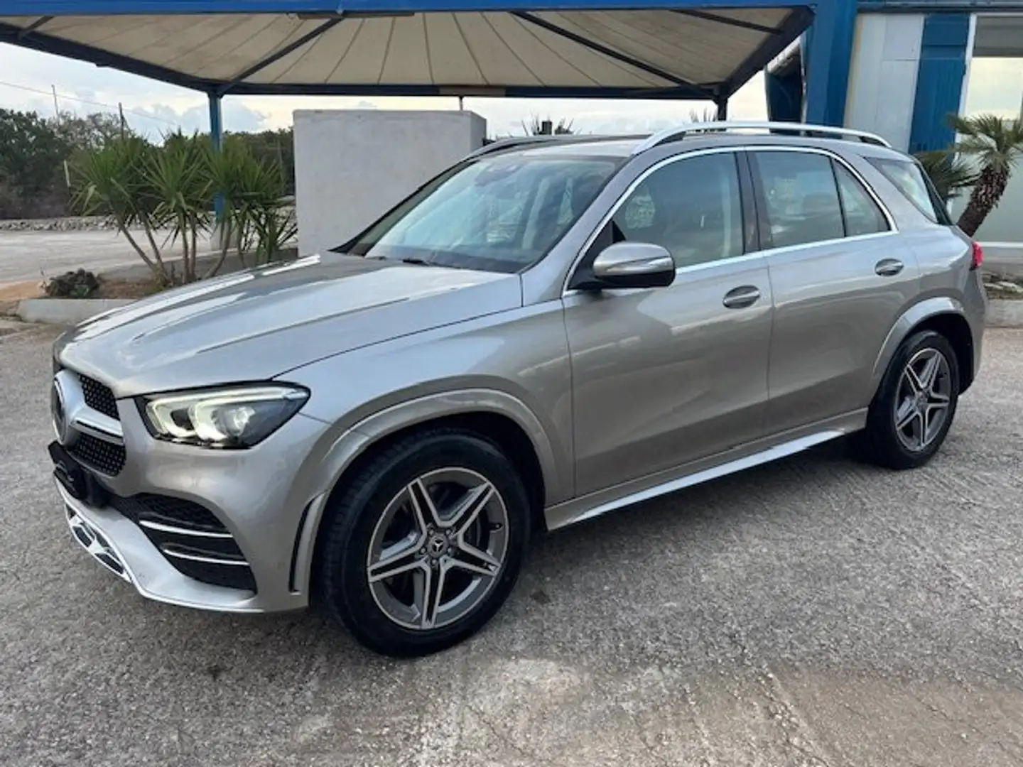 Mercedes-Benz GLE 300 d mhev 272CV Premium 4matic 2022 Bronzo - 1