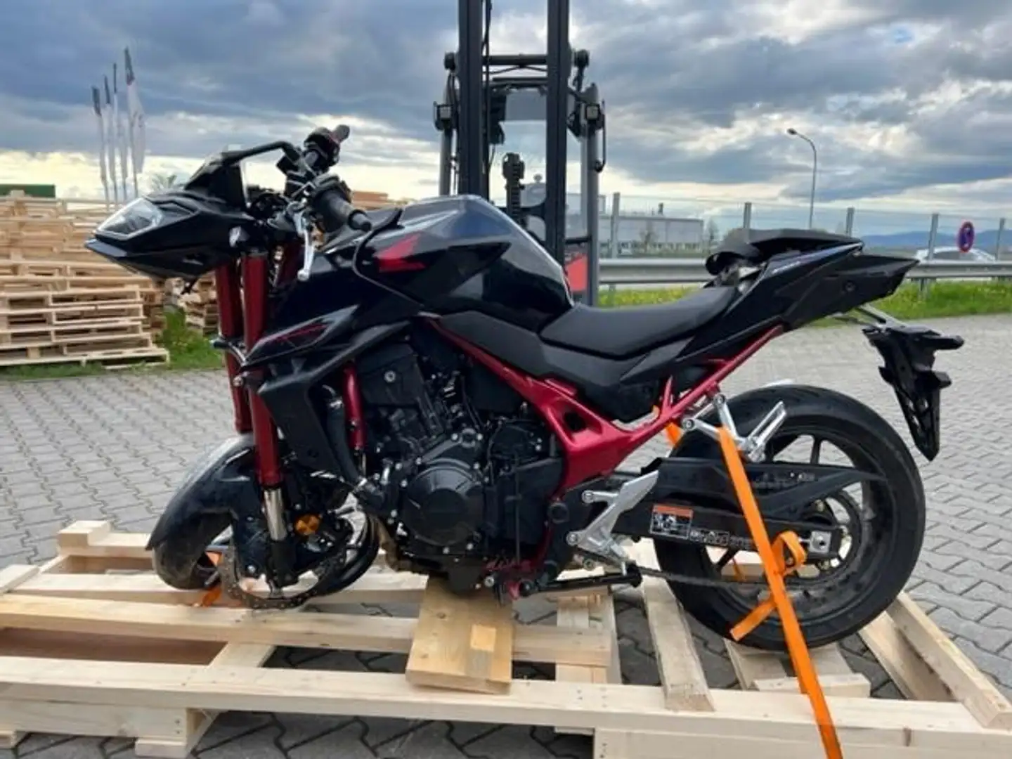 Honda CB 750 Hornet - dt. Modell 2023 - Unfall - 2