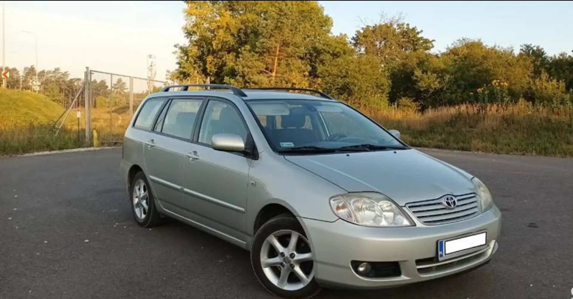 Toyota Corolla 1.6 VVT-i Combi Sol - 2