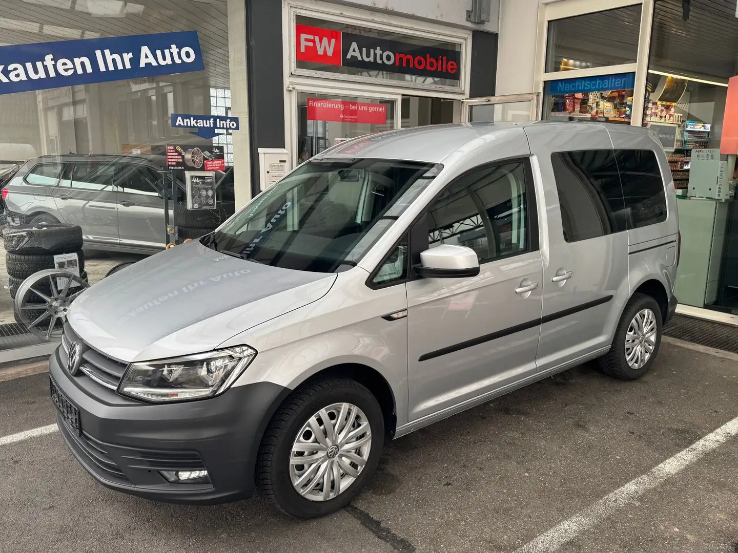 Volkswagen Caddy 2,0 TDI Trendline Klima Navi AHK Sitzhzng Silber - 1
