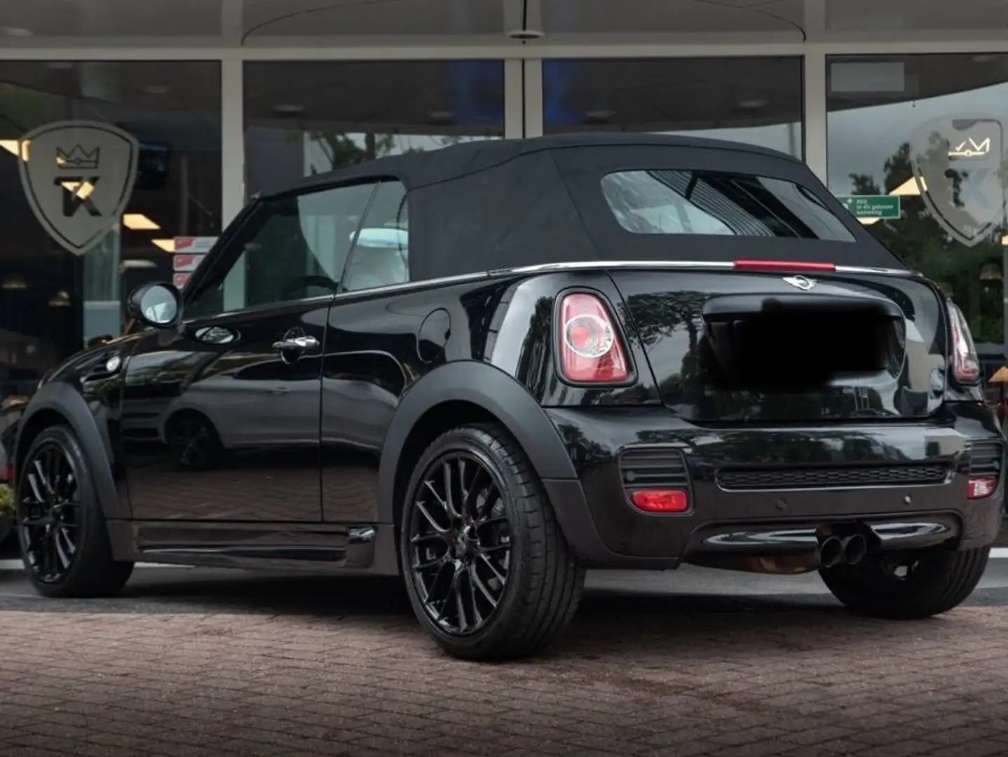MINI John Cooper Works Cabrio Mini Cabriolet 1.6 JCW Zwart - 2