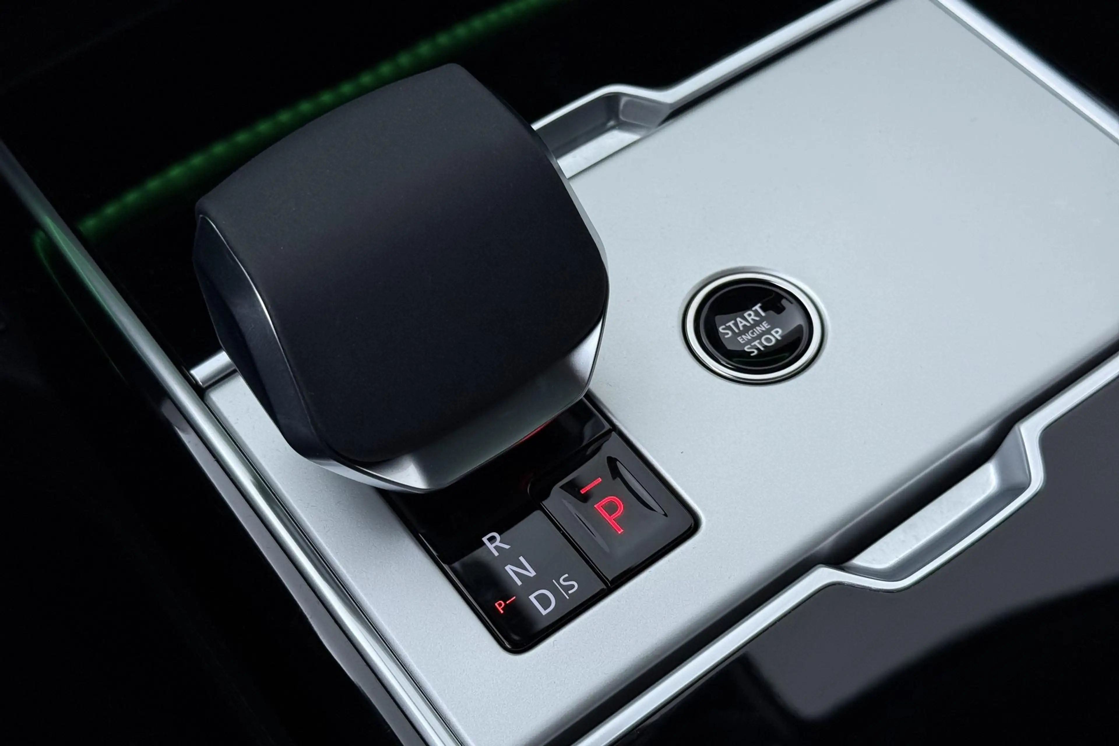 Land Rover Range Rover 3.0 P550e Autobiography | Meridian Signature | Cle — photo 37