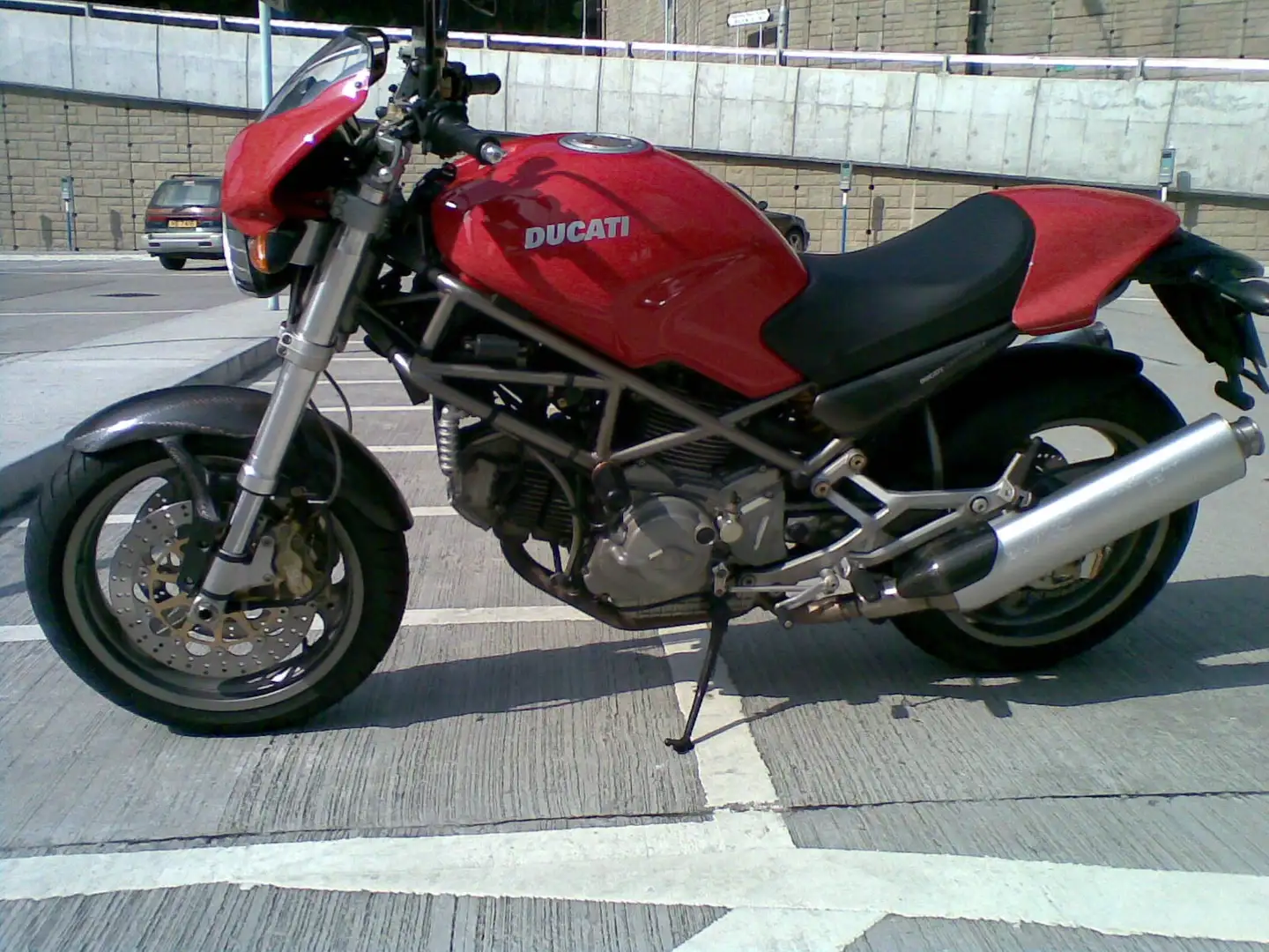 Ducati Monster 900 Carbonio Червоний - 2