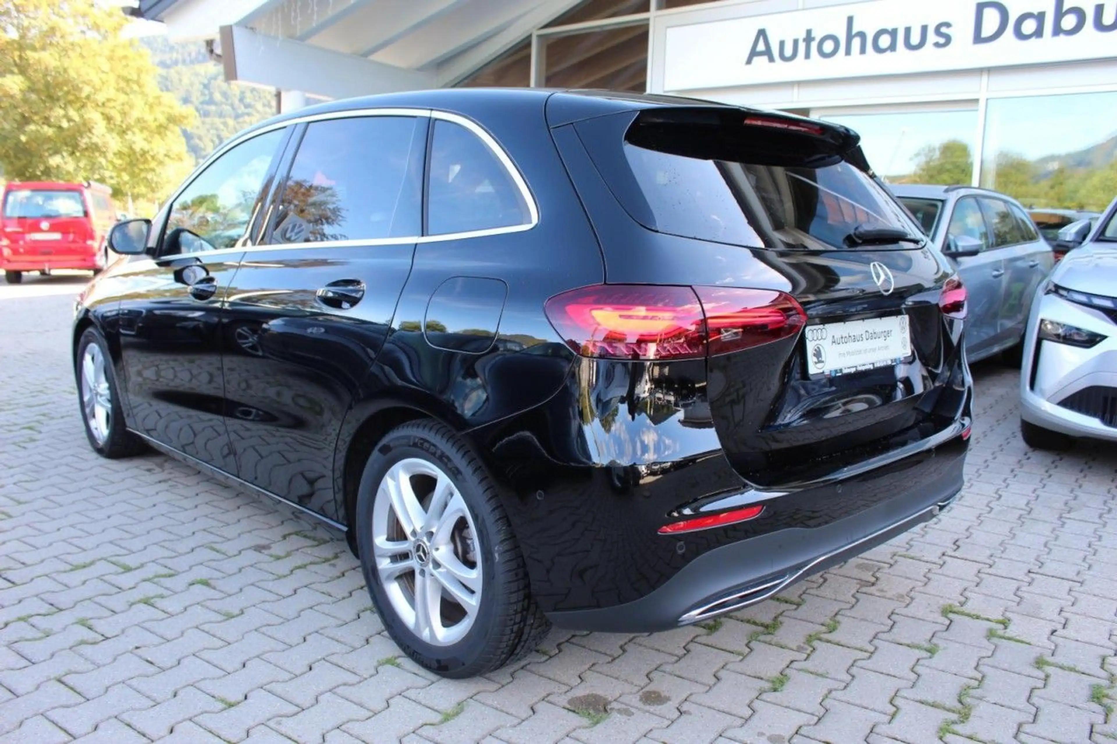 Mercedes-Benz B 220 4Matic Advanced Kamera 360 Navi SHZ LED Klima — photo 4