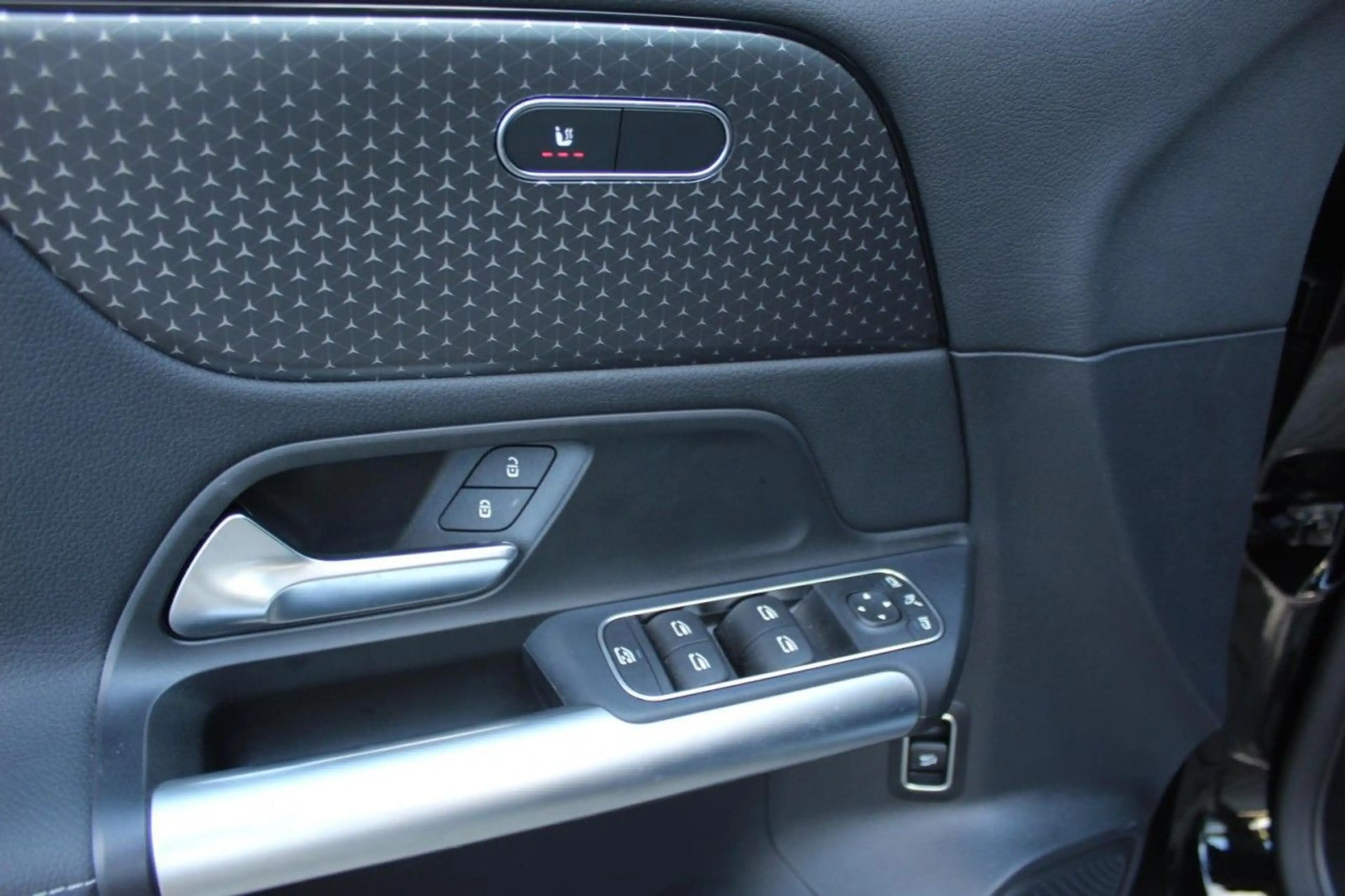 Mercedes-Benz B 220 4Matic Advanced Kamera 360 Navi SHZ LED Klima — photo 14