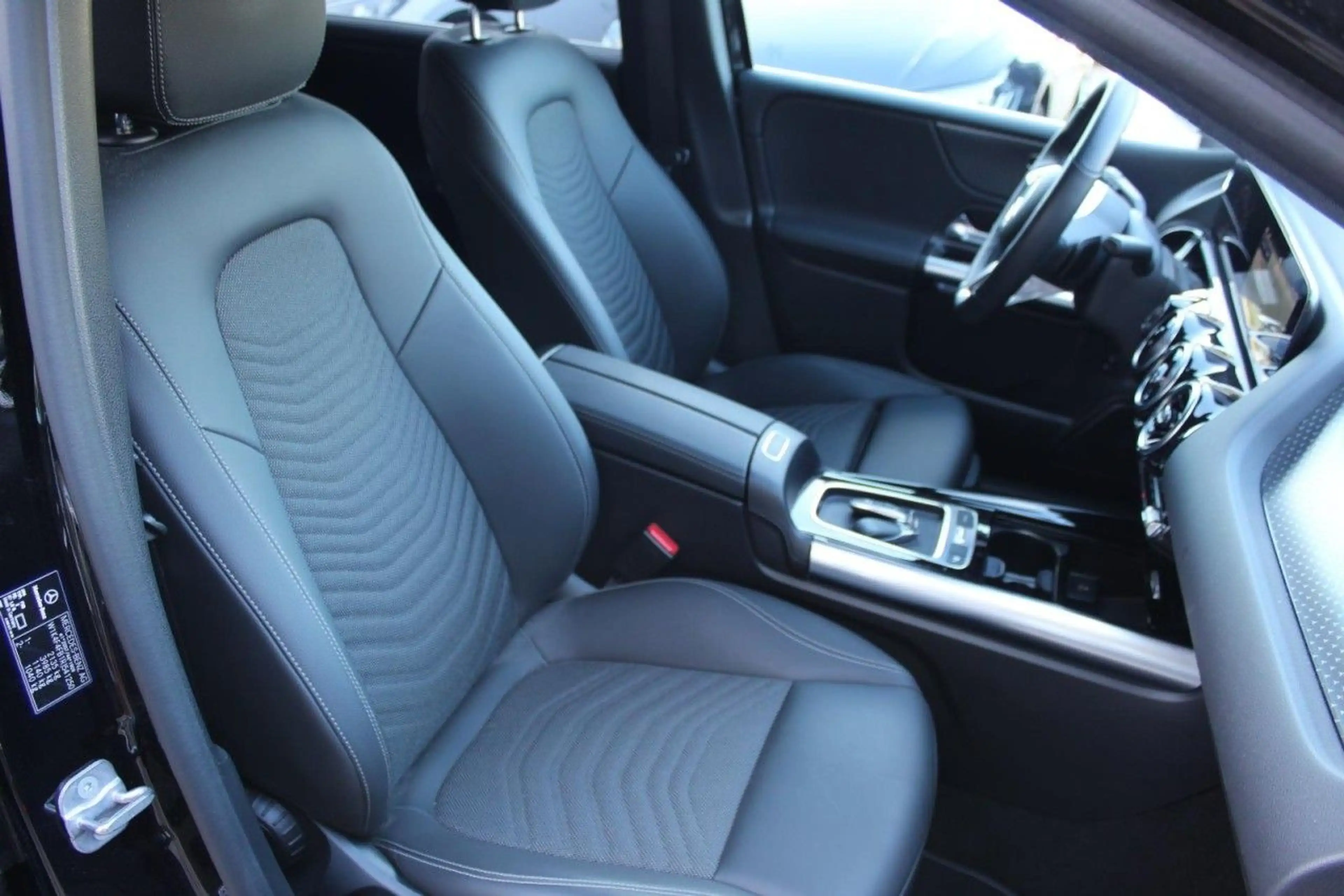 Mercedes-Benz B 220 4Matic Advanced Kamera 360 Navi SHZ LED Klima — photo 10