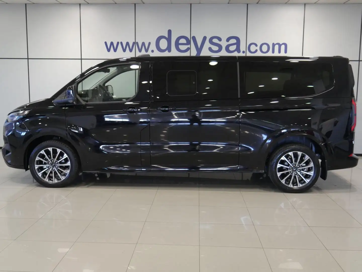 Ford Tourneo Custom 2.0 EcoBlue Titanium X Aut. 170 Negro - 2