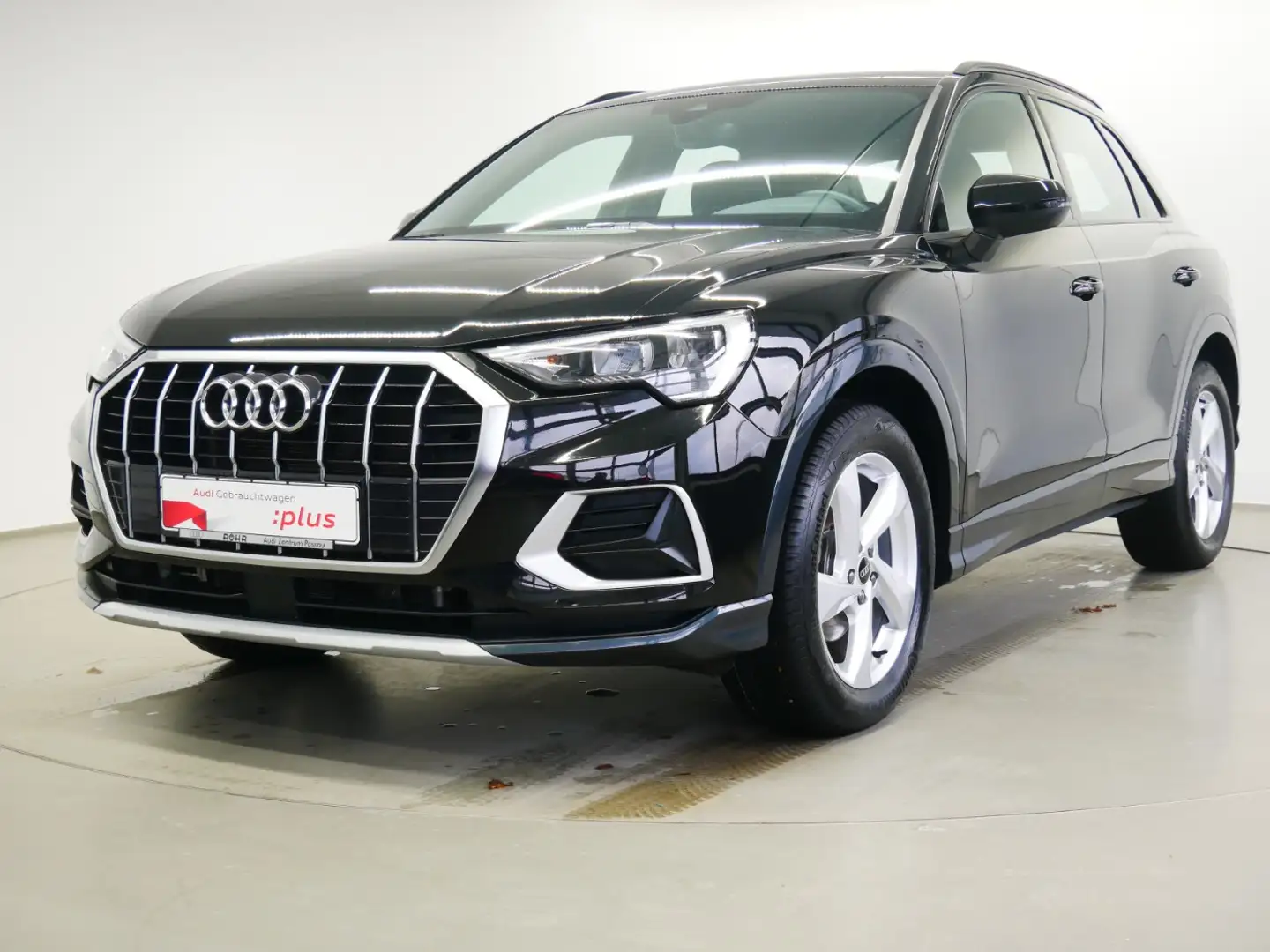 Audi Q3 35 TDI advanced S tro. LED virt. Cock.+ NAVI+ Schwarz - 2