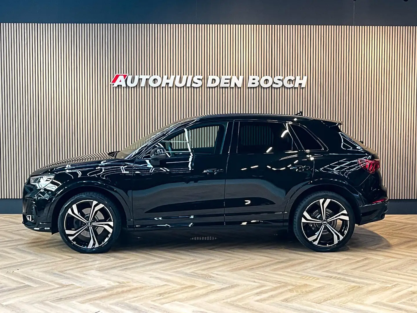 Audi Q3 40 TFSI quattro S Line Pro Line S - 190pk - Ambian Zwart - 2