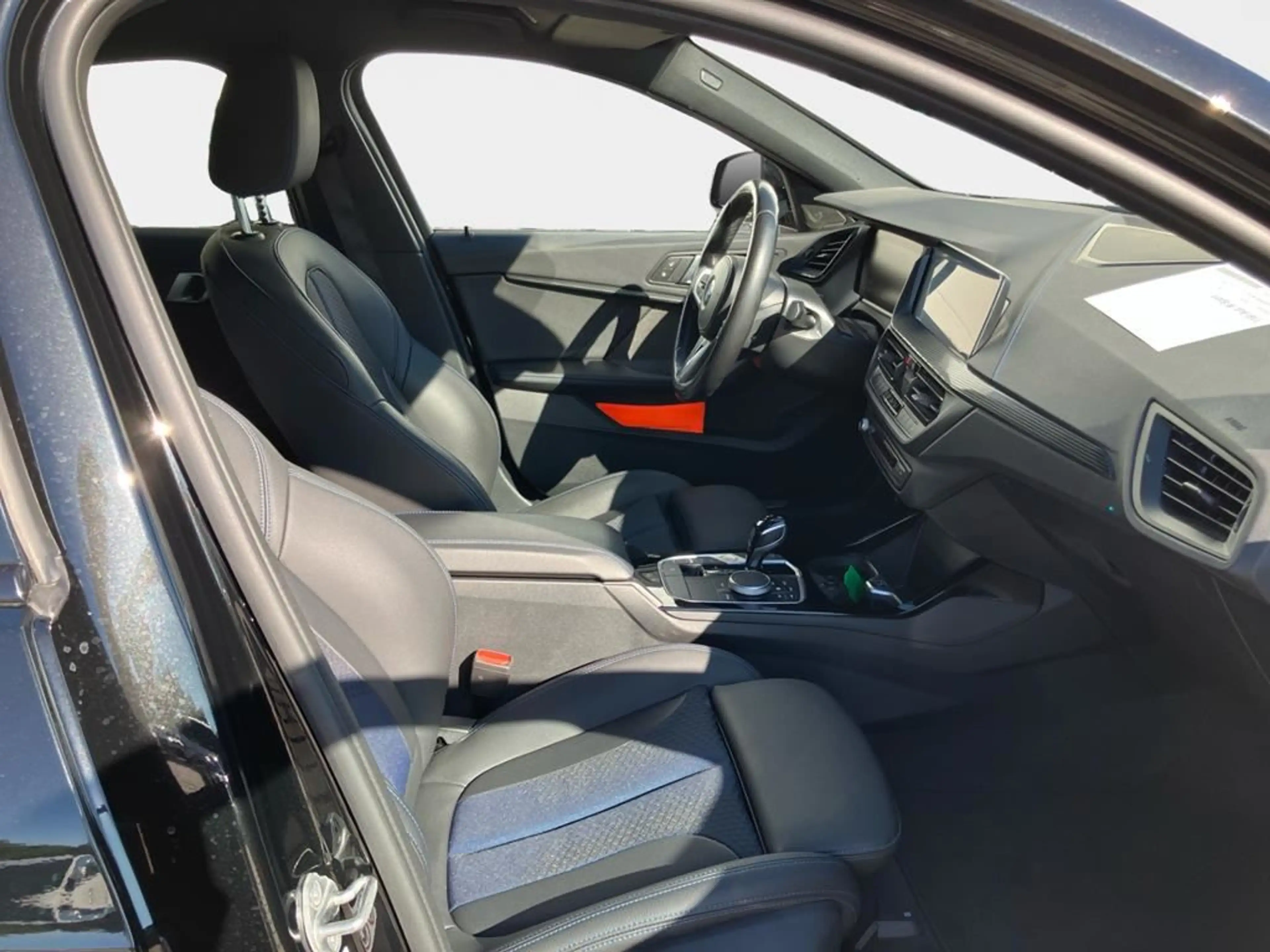 BMW 118 M Sport — photo 15