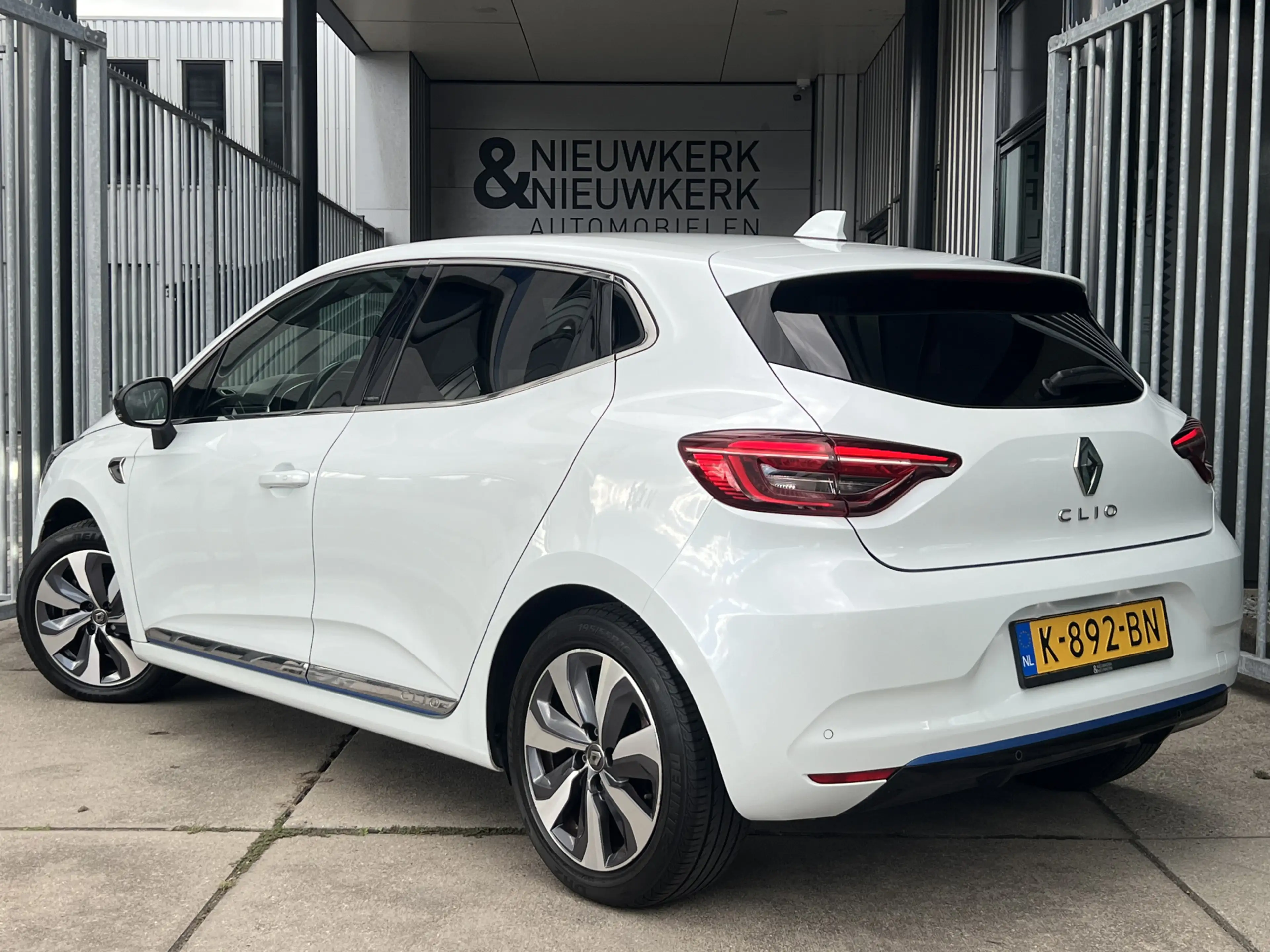 Renault Clio 1.6 E-Tech Hybrid 140 Zen | AUTOMAAT | CAMERA | CA — photo 4
