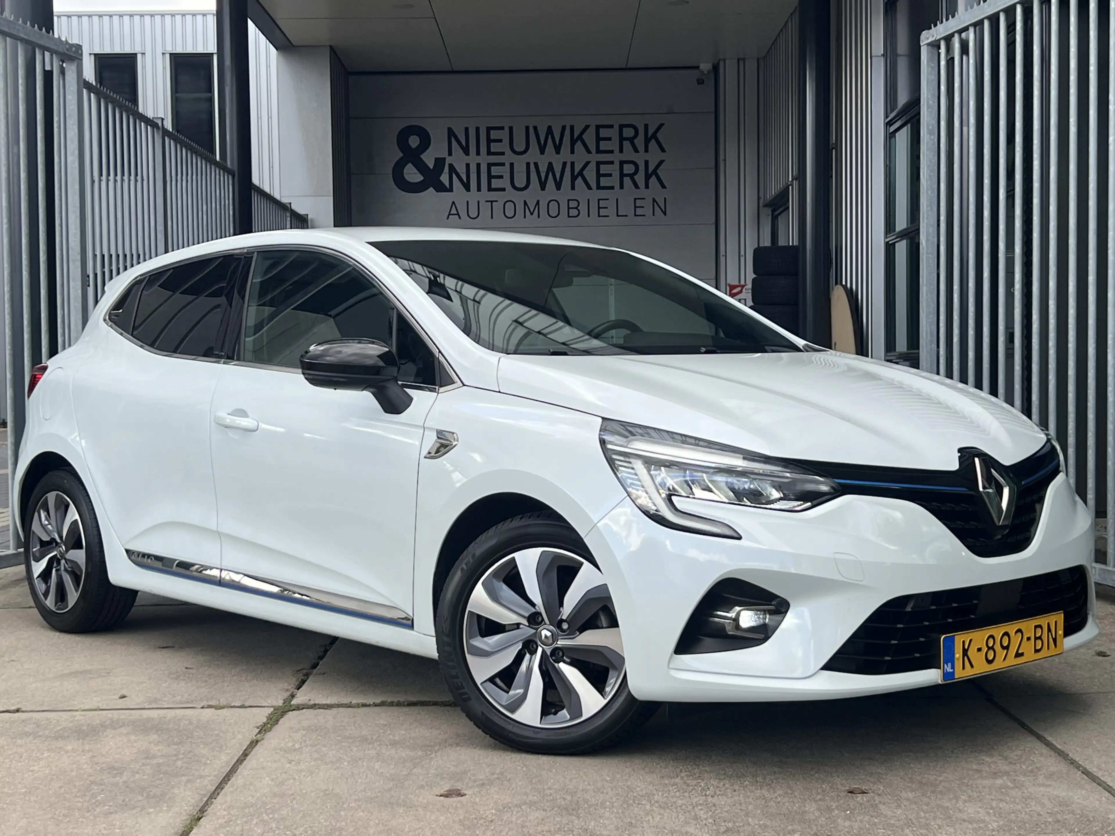 Renault Clio 1.6 E-Tech Hybrid 140 Zen | AUTOMAAT | CAMERA | CA — photo 3