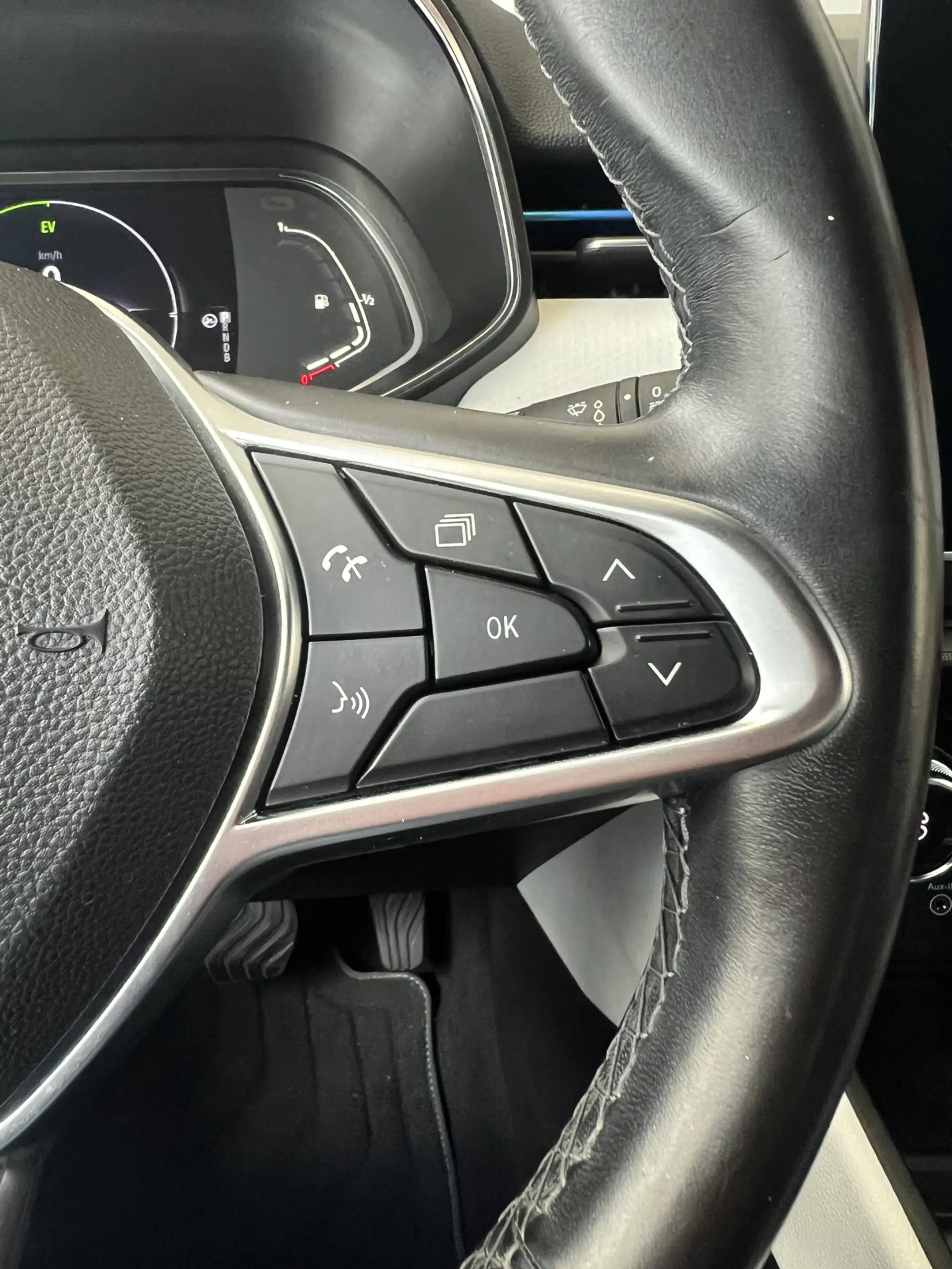 Renault Clio 1.6 E-Tech Hybrid 140 Zen | AUTOMAAT | CAMERA | CA — photo 24