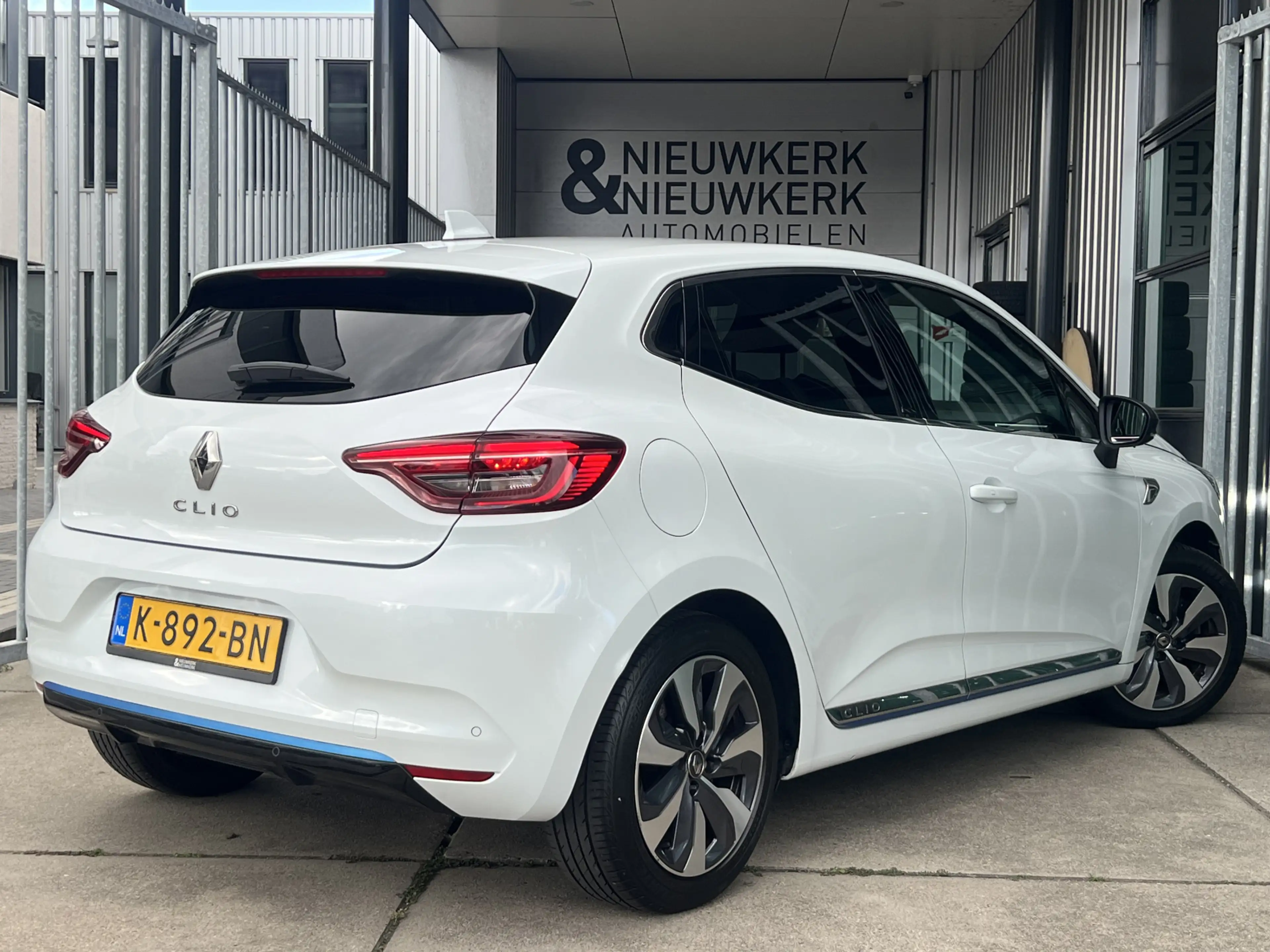 Renault Clio 1.6 E-Tech Hybrid 140 Zen | AUTOMAAT | CAMERA | CA — photo 2