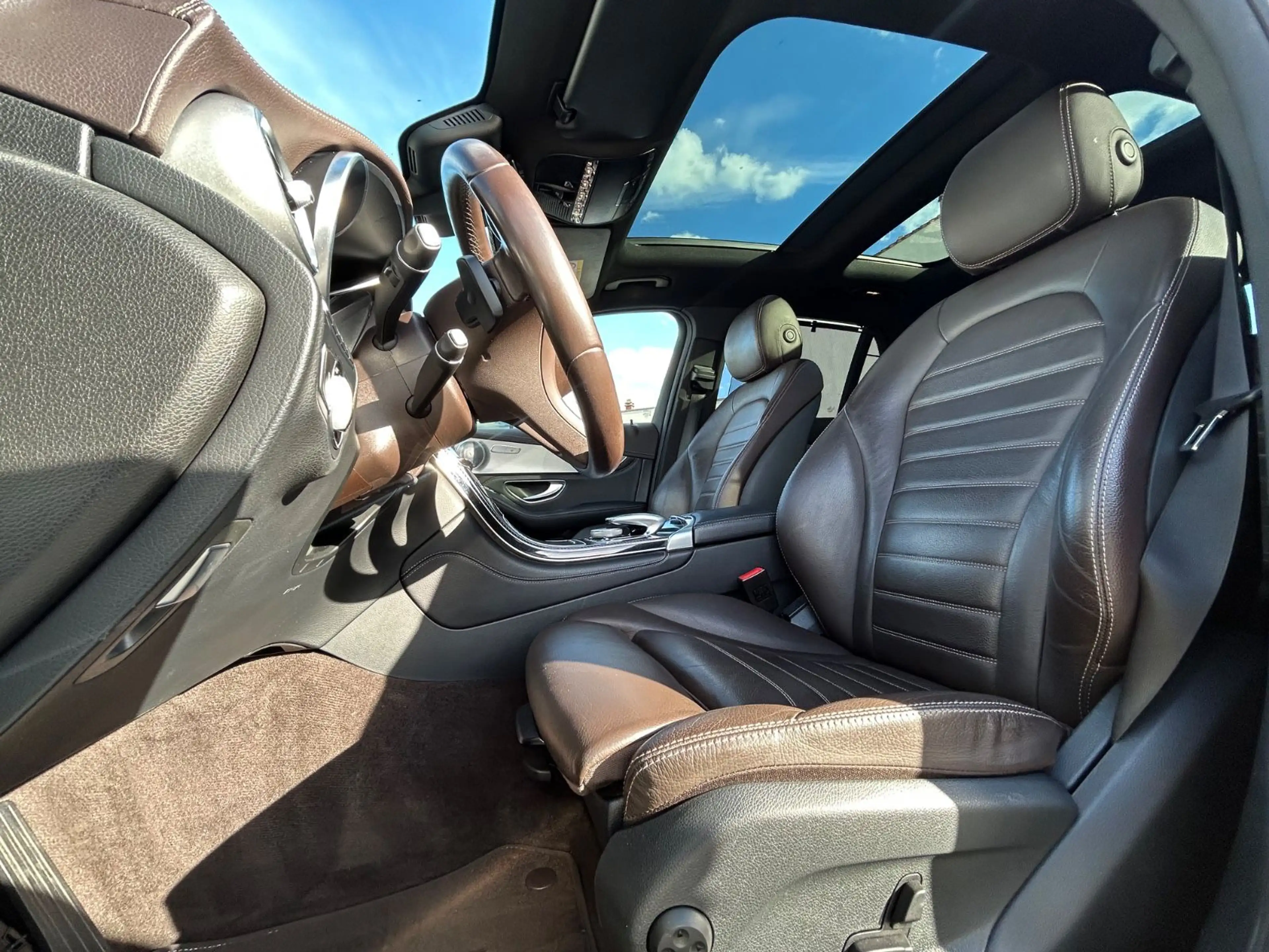 Mercedes-Benz GLC 250 AMG 4MATIC HUD + PANO + AHK + STANDHZ — photo 10