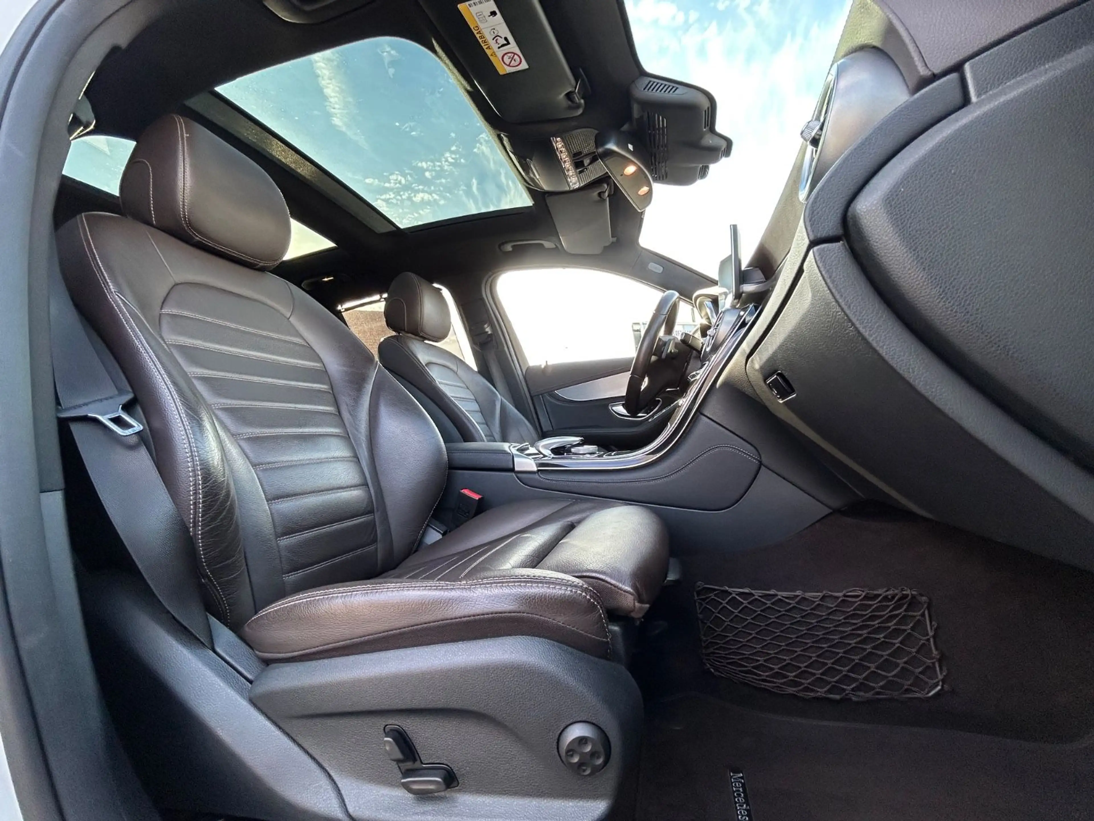 Mercedes-Benz GLC 250 AMG 4MATIC HUD + PANO + AHK + STANDHZ — photo 14