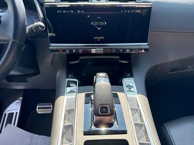 DS Automobiles DS 7 view 13