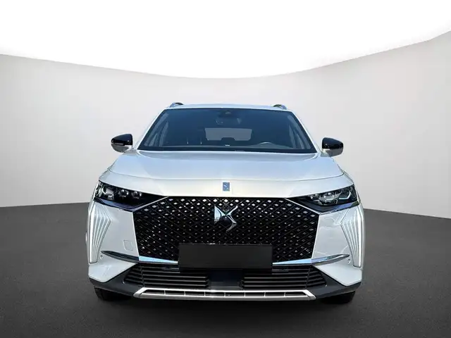 DS Automobiles DS 7 view 3