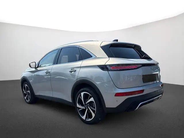 DS Automobiles DS 7 view 4