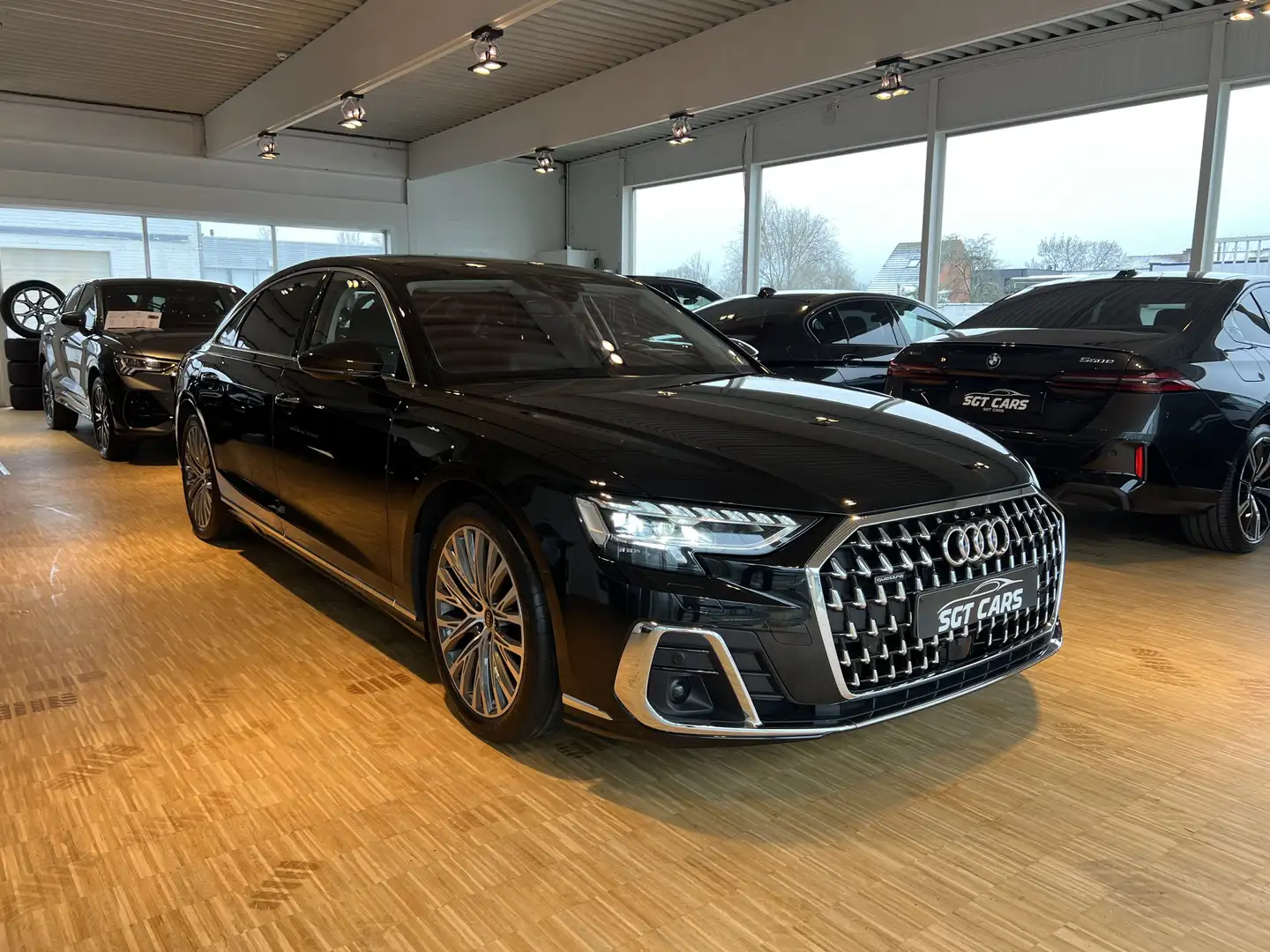Audi A8 L 60 TFSIe quattro **MEGA FULL** NP. €191K Schwarz - 1