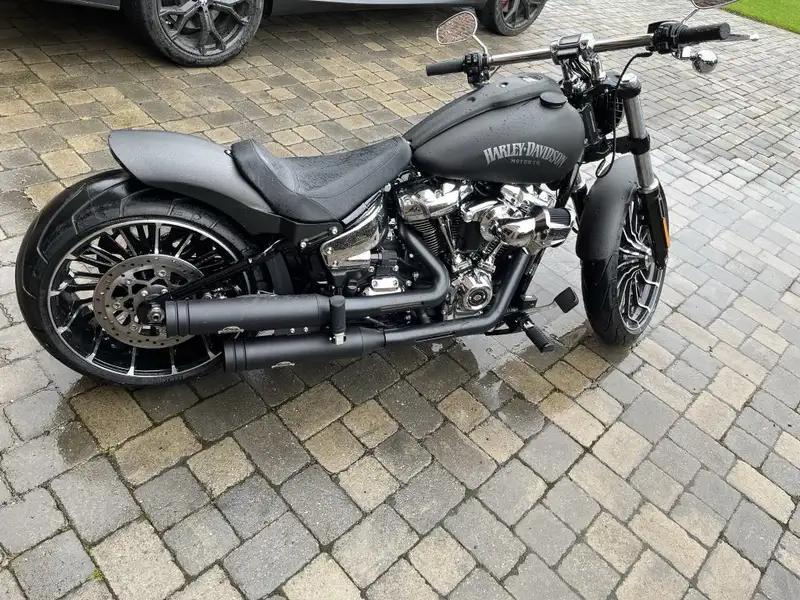 Harley-Davidson Breakout - foto 4