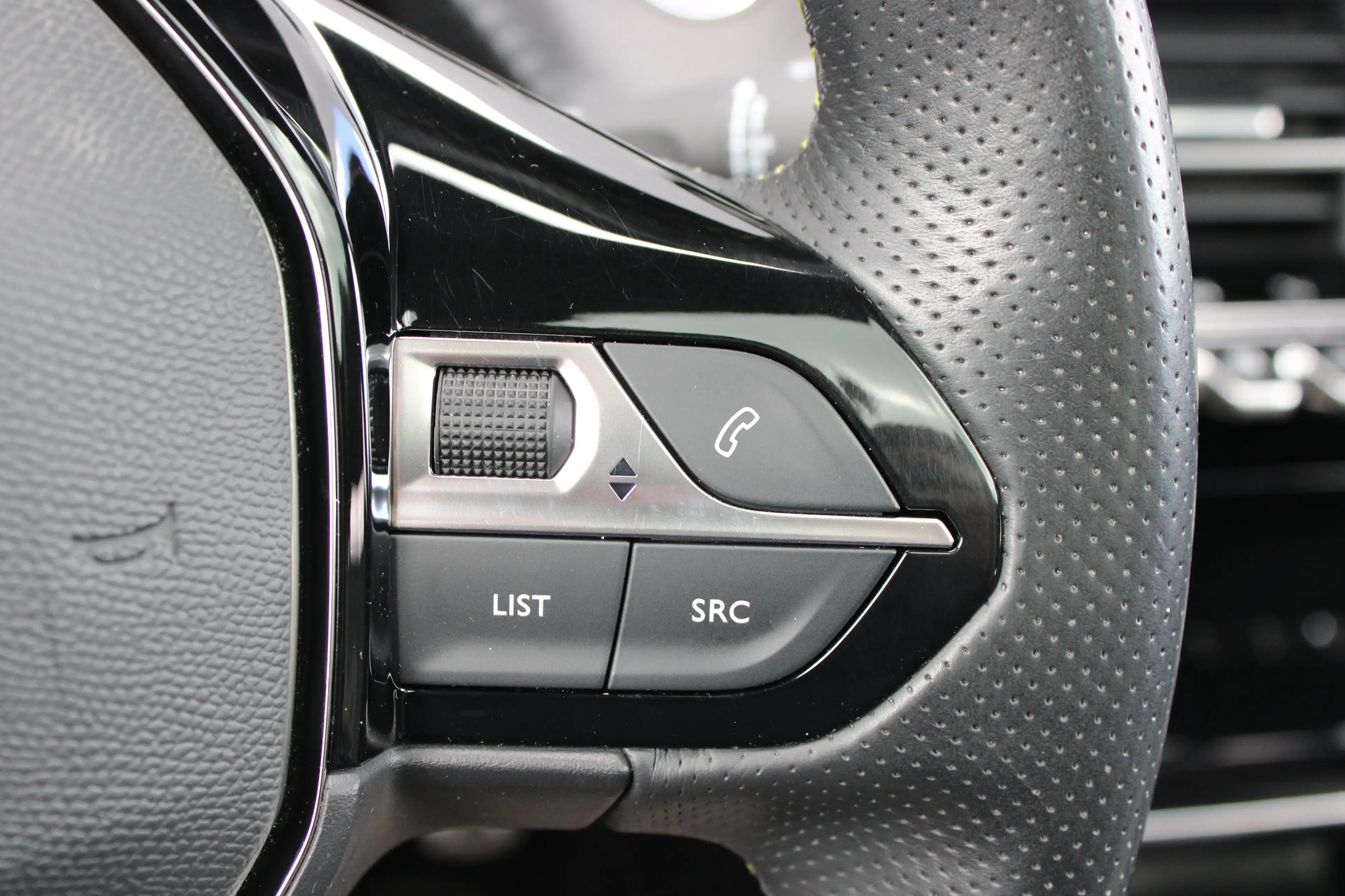 Peugeot 208 1.2 PureTech GT Pack | Navigatie | Camera | Panora — photo 28