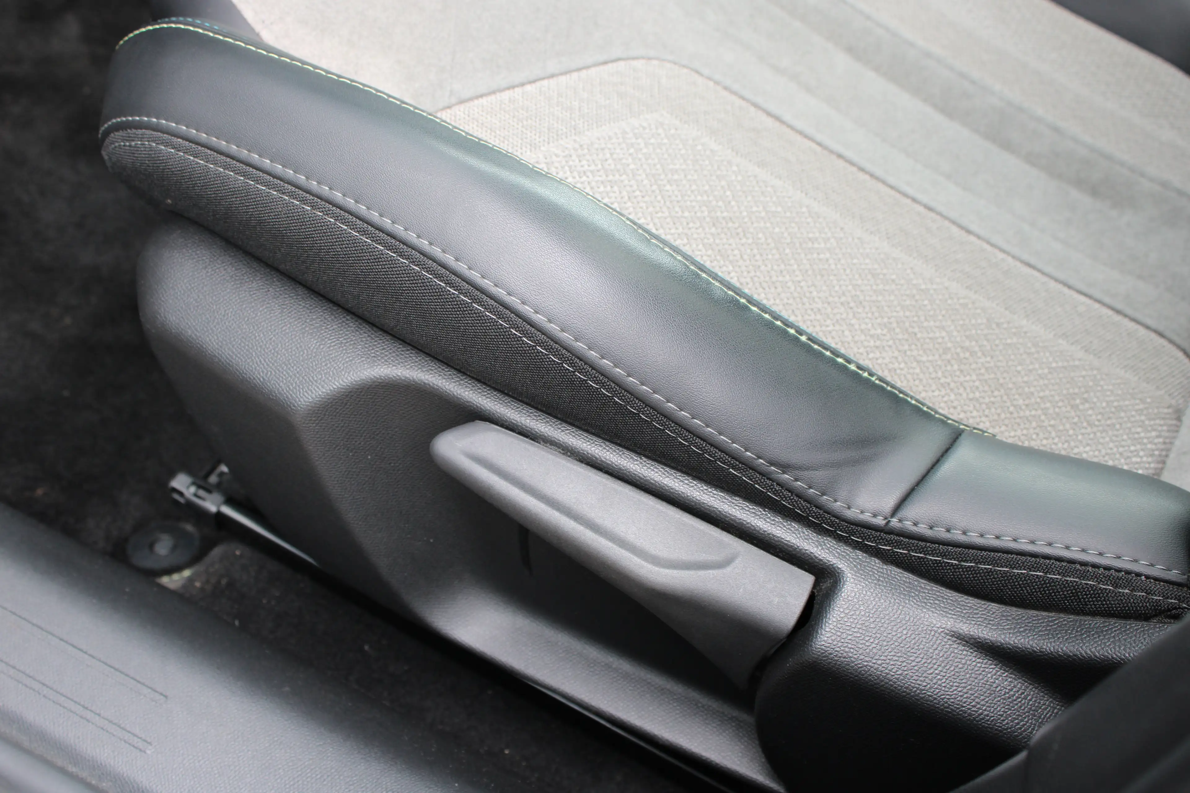 Peugeot 208 1.2 PureTech GT Pack | Navigatie | Camera | Panora — photo 19
