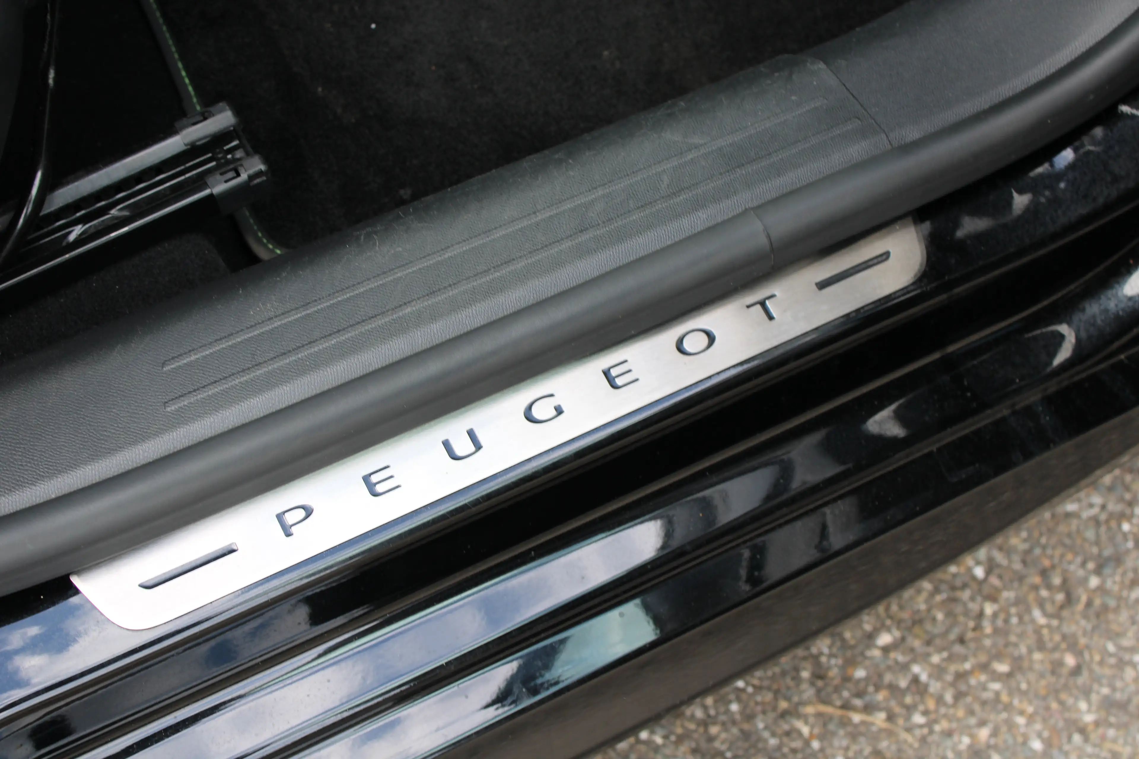 Peugeot 208 1.2 PureTech GT Pack | Navigatie | Camera | Panora — photo 6