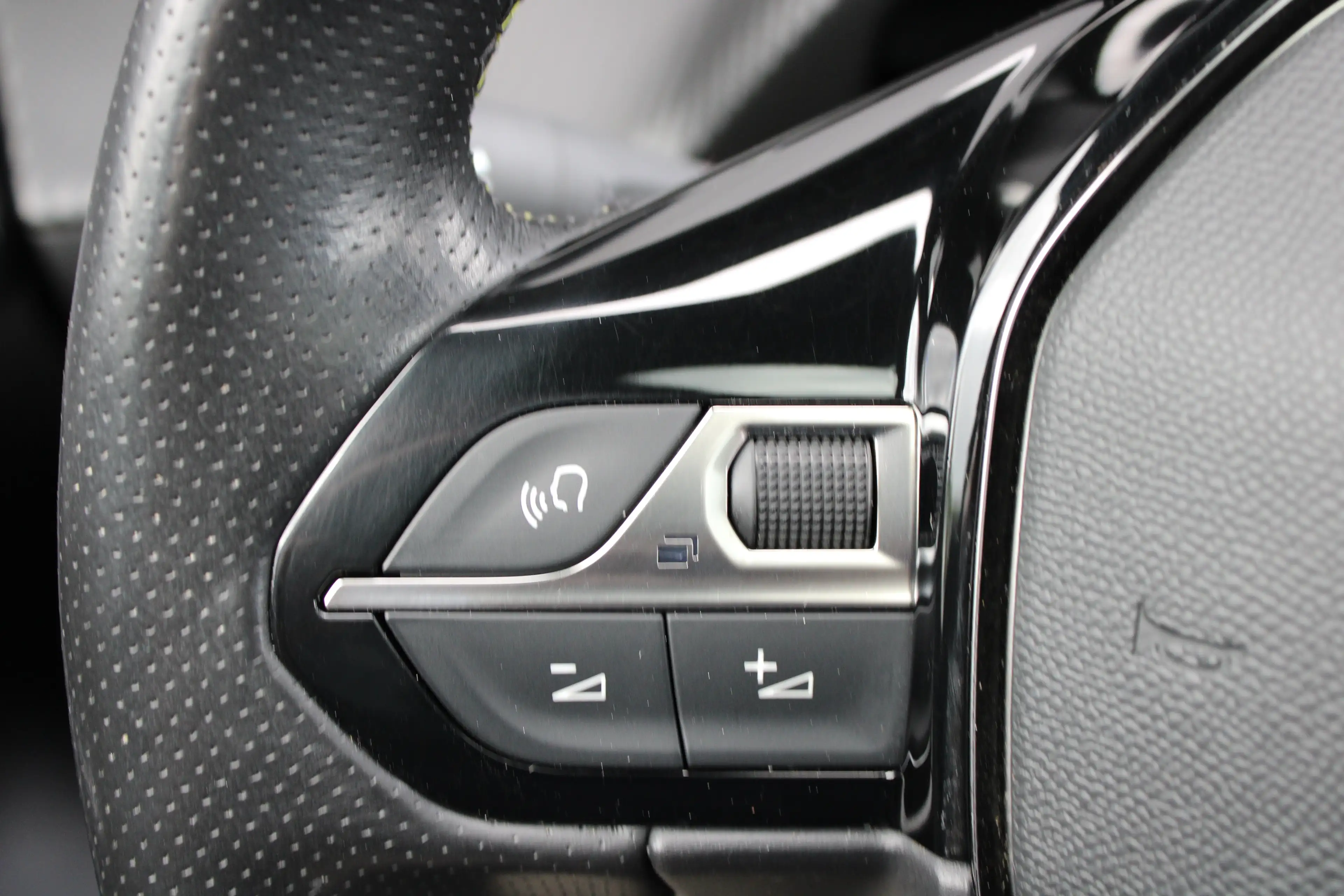 Peugeot 208 1.2 PureTech GT Pack | Navigatie | Camera | Panora — photo 29