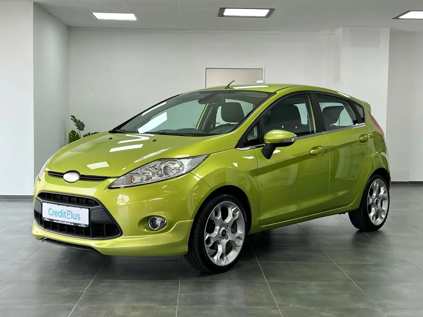 Ford Fiesta Titanium/TEMP/SHZ/KLIMA/MFL/ALU/1.HD/TÜV Grün - 2