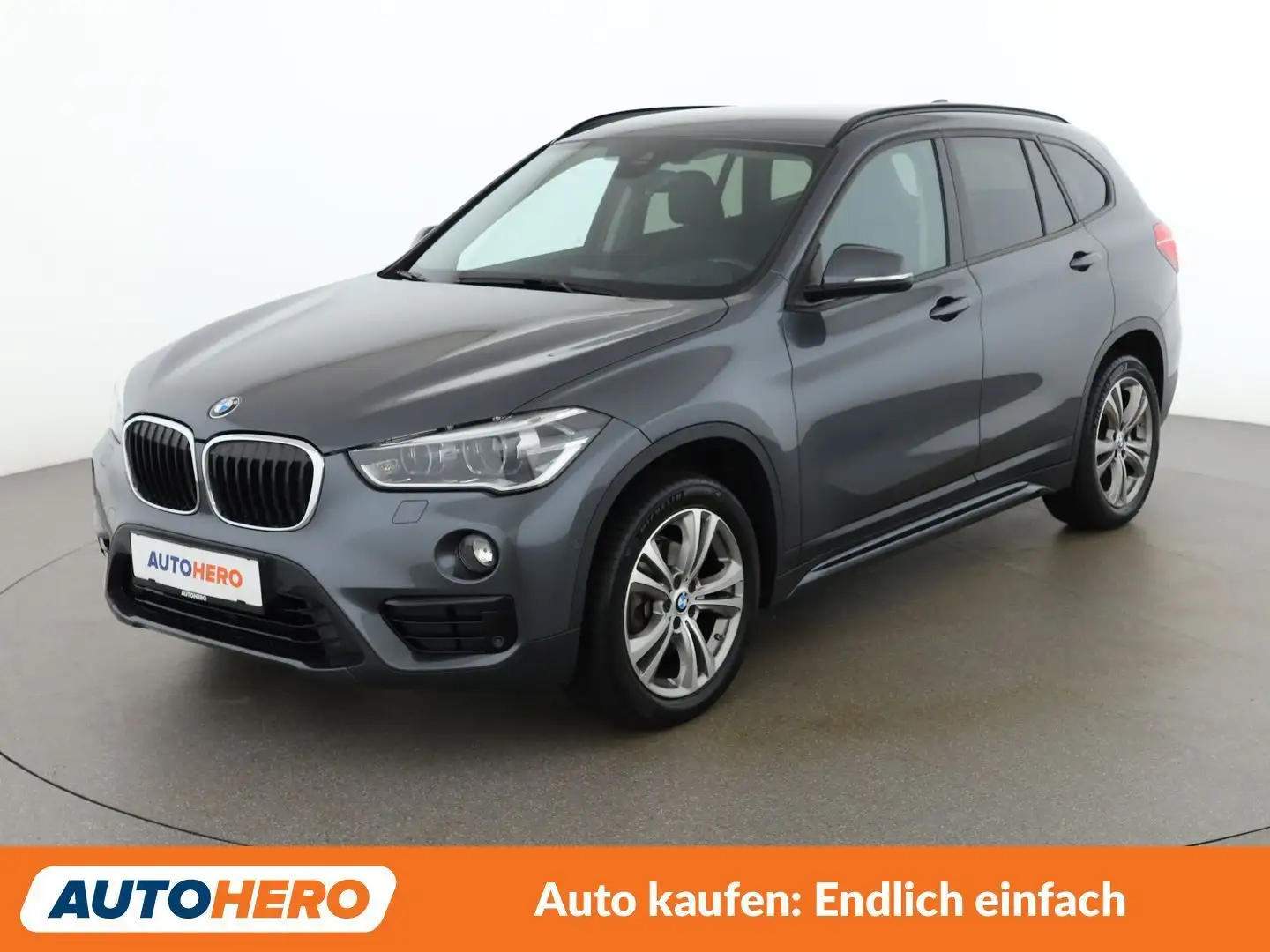 BMW X1 xDrive 18d Sport Line Grau - 1