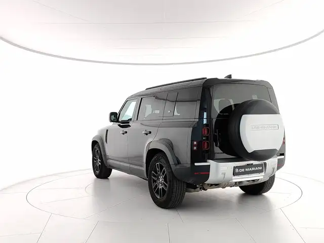 Land Rover Defender view 3
