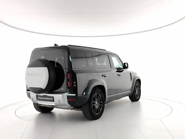 Land Rover Defender view 5