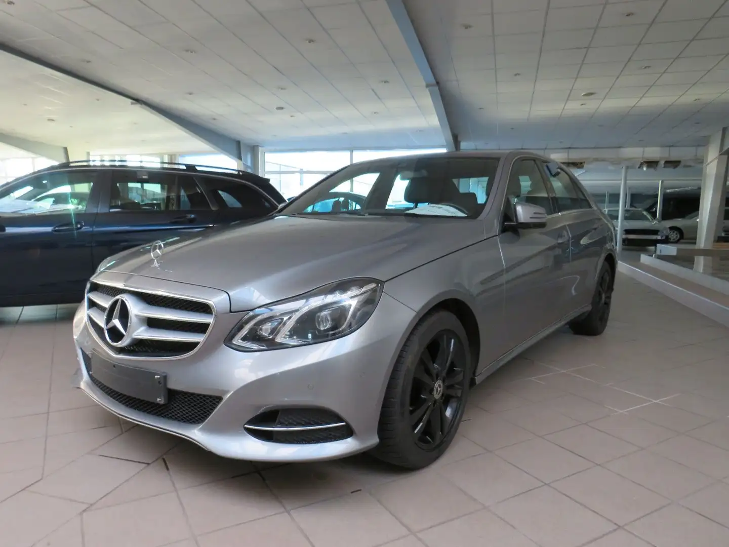Mercedes-Benz E 200 *AHK*LED ILS*Avantg*Allw*Tempo*Navi Grau - 1