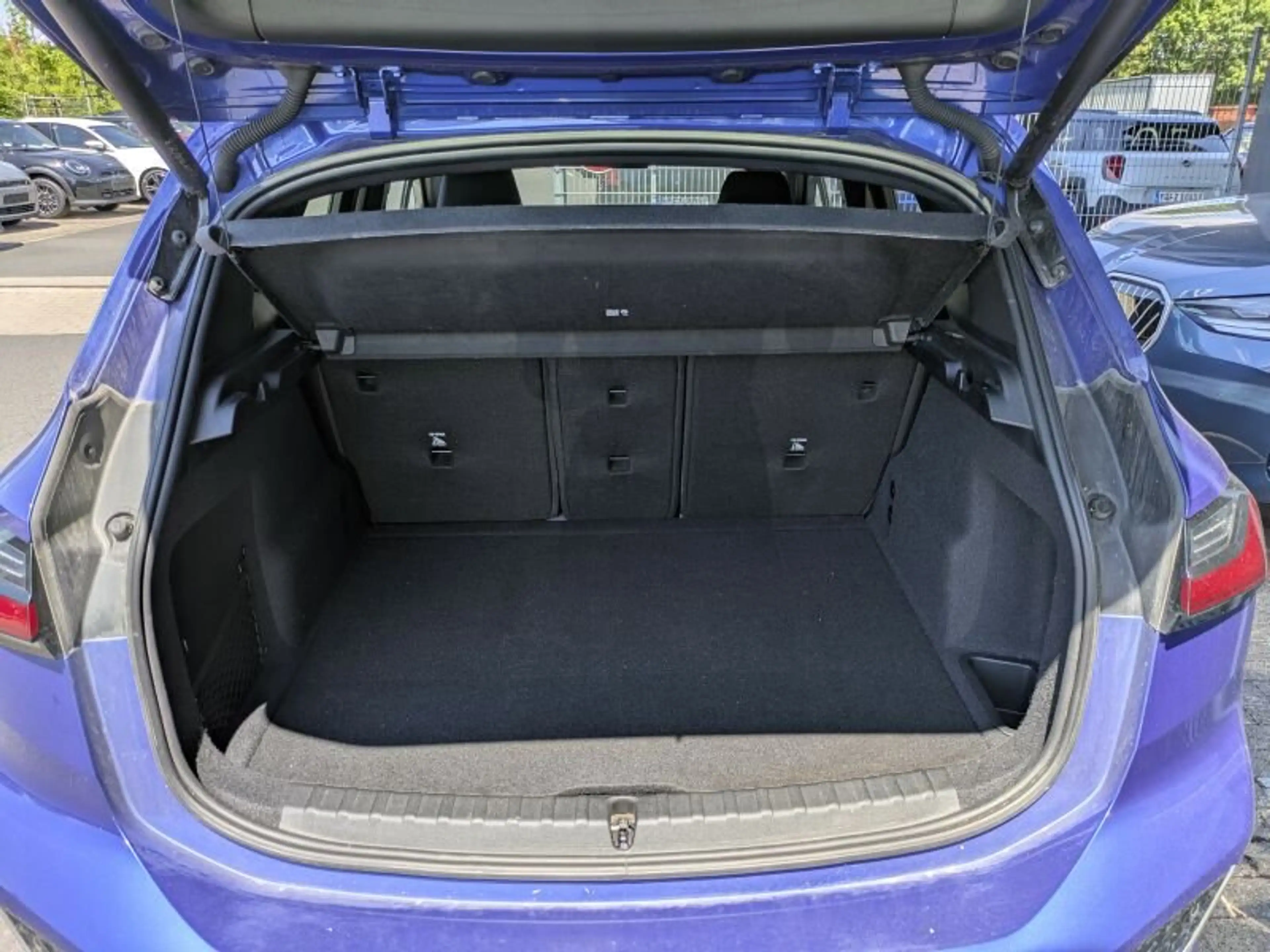 BMW 223 d xDrive Active Tourer M Sport — photo 12