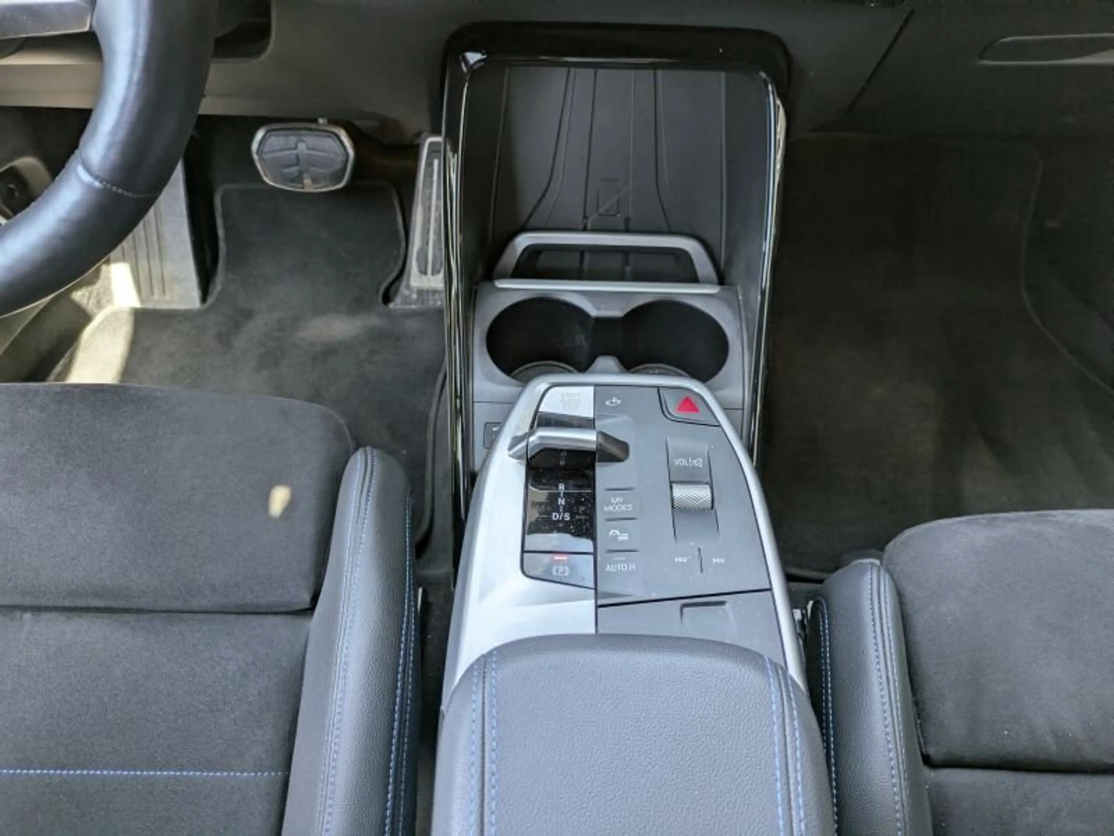 BMW 223 d xDrive Active Tourer M Sport — photo 10