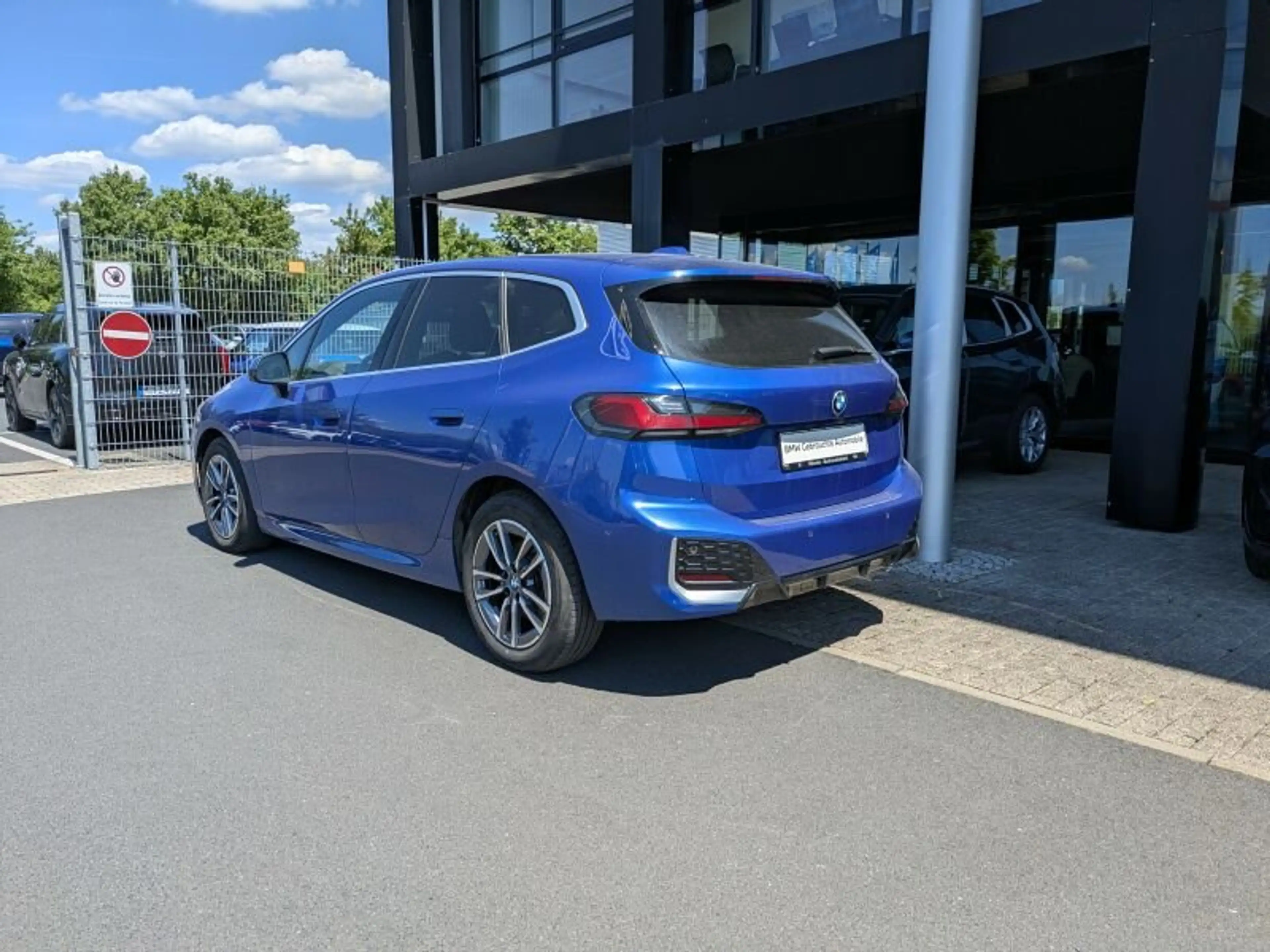 BMW 223 d xDrive Active Tourer M Sport — photo 4