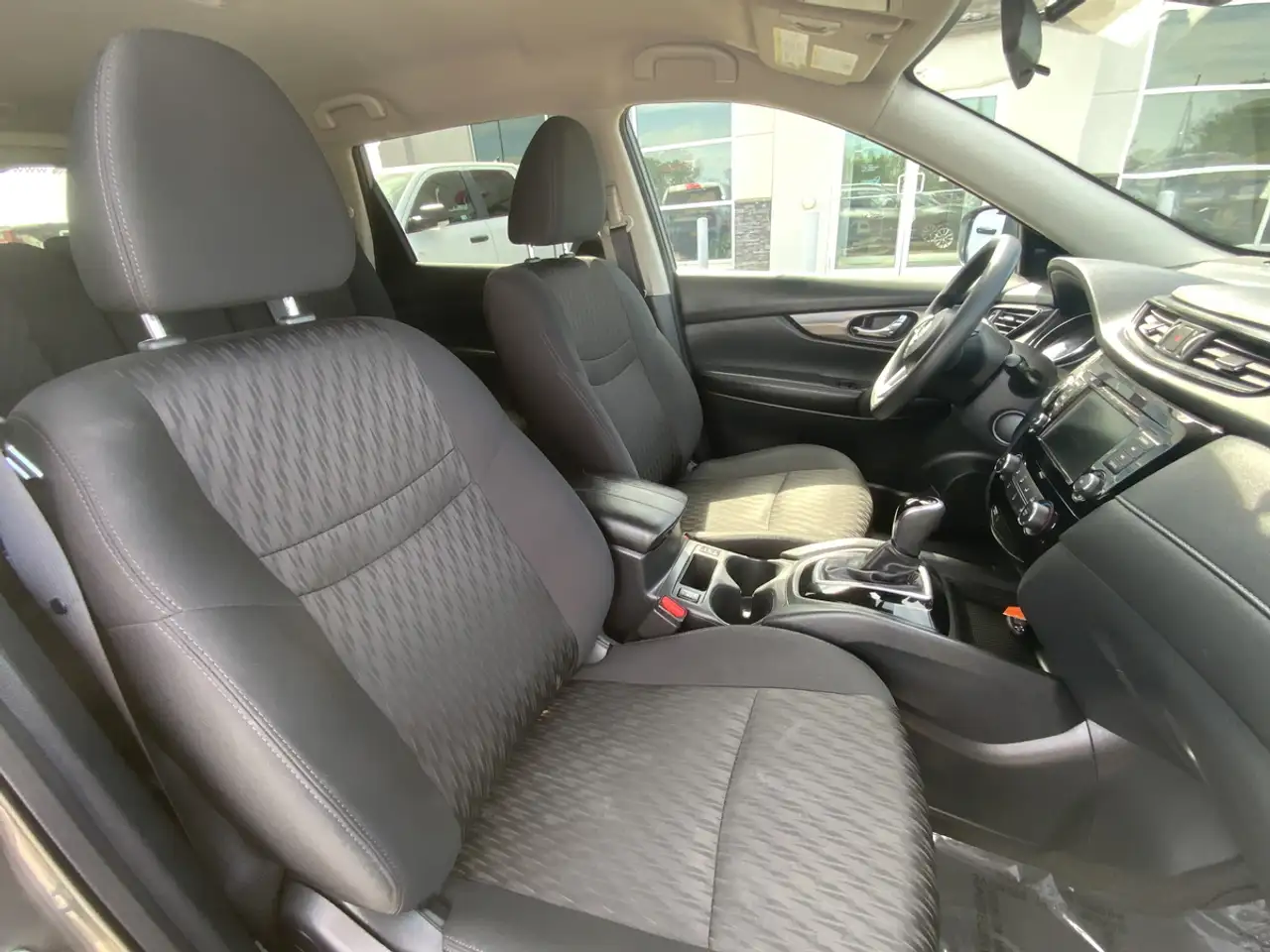 Nissan Rogue fotografie Nissan Rogue