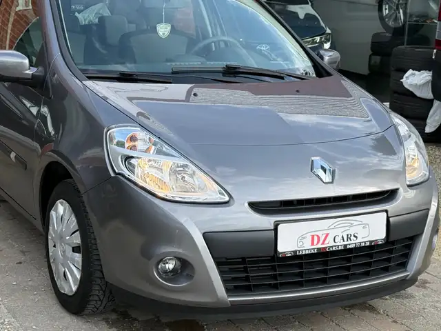 Renault Clio view 9