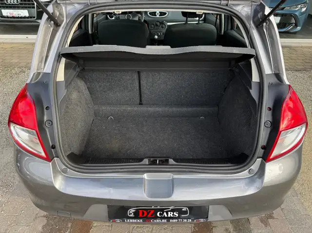 Renault Clio view 15