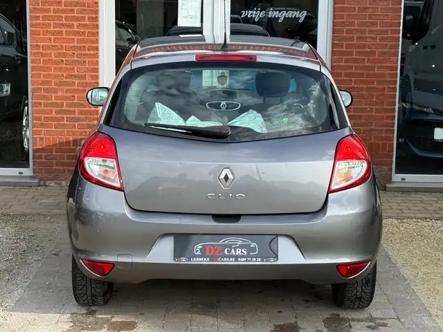 Renault Clio view 12