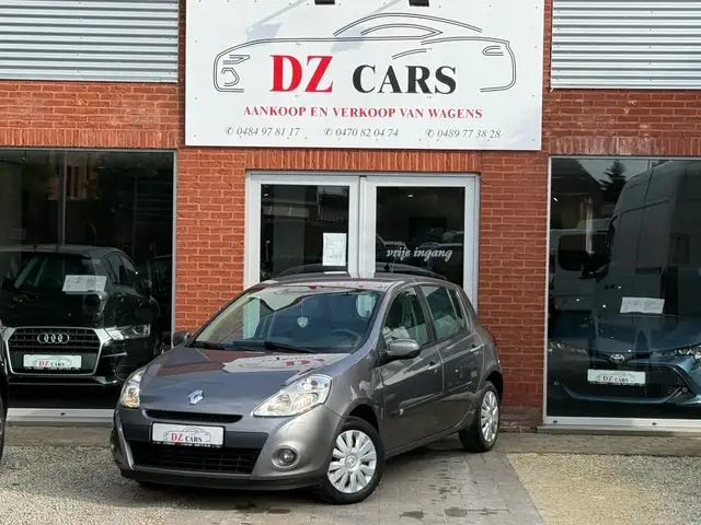 2010 Renault Clio in Grey for sale