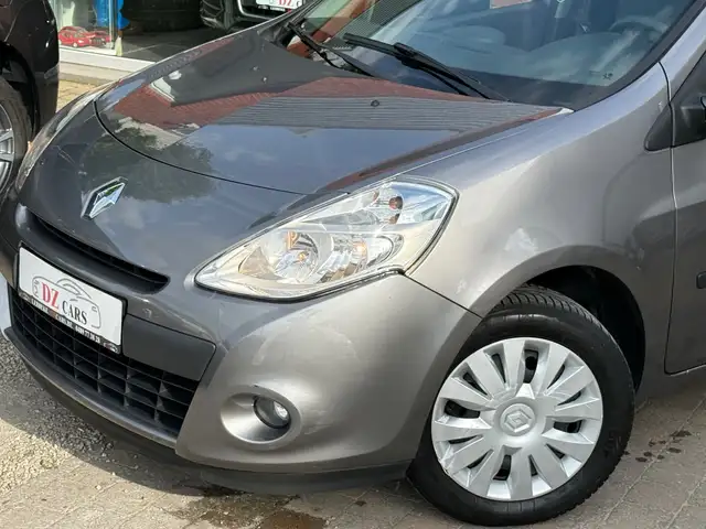 Renault Clio view 3