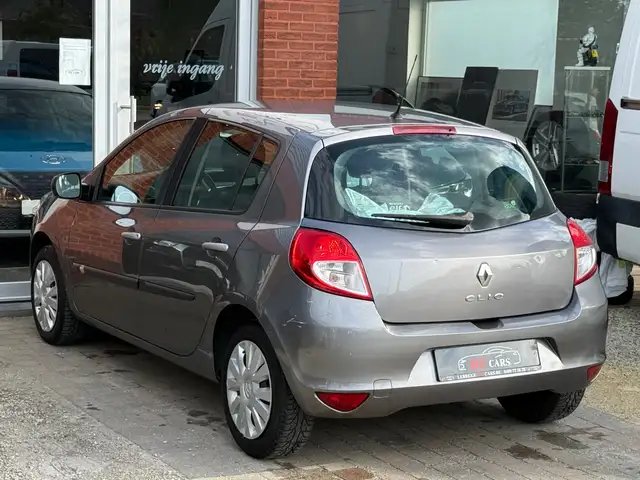Renault Clio view 13