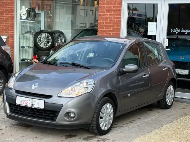 Renault Clio view 6